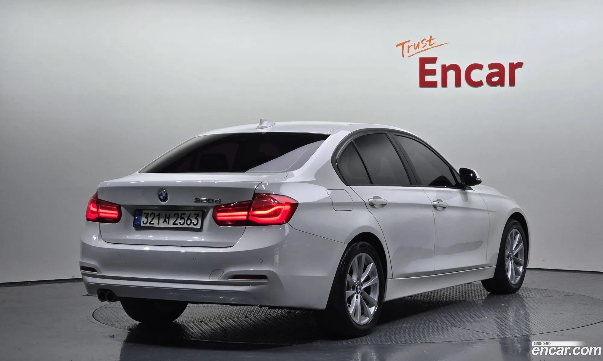 BMW 3 Series F30 320D - фотография 15366642