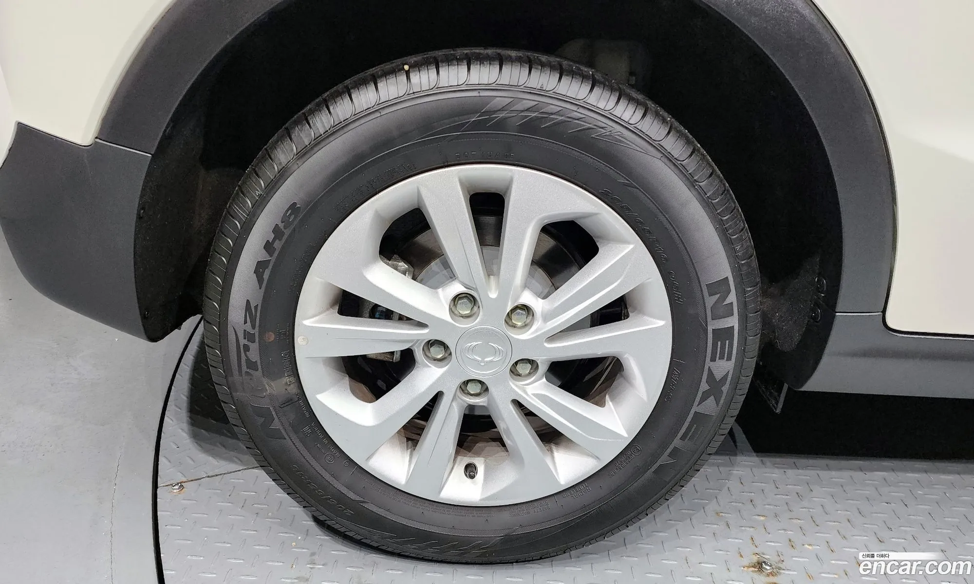 Kg Mobility Ssangyong Very New Tivoli Diesel 16 2Wd V3 - фотография 8026746