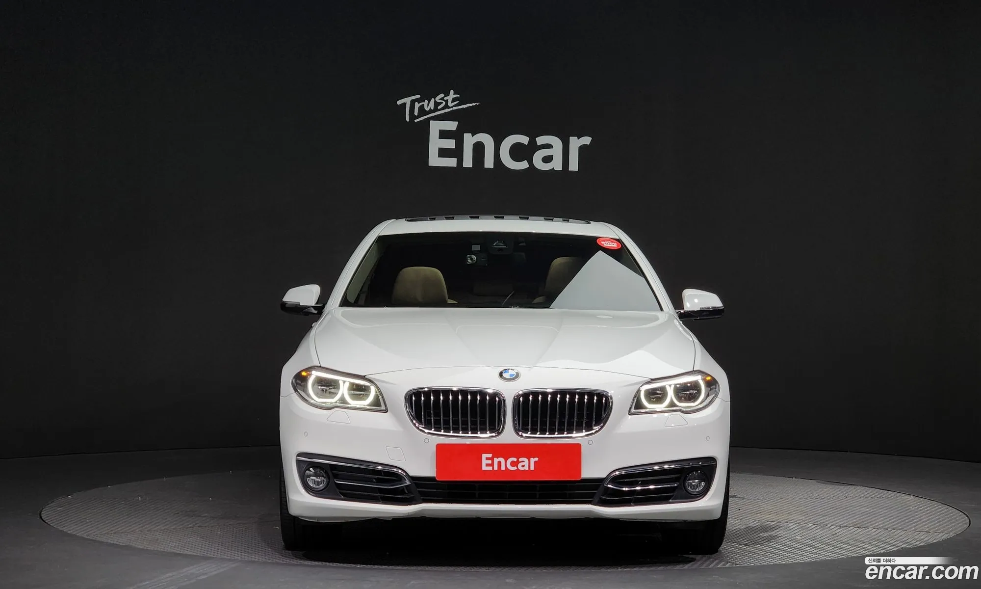 BMW 5 Series F10 528I xDrive Luxury Plus - фотография 15440220