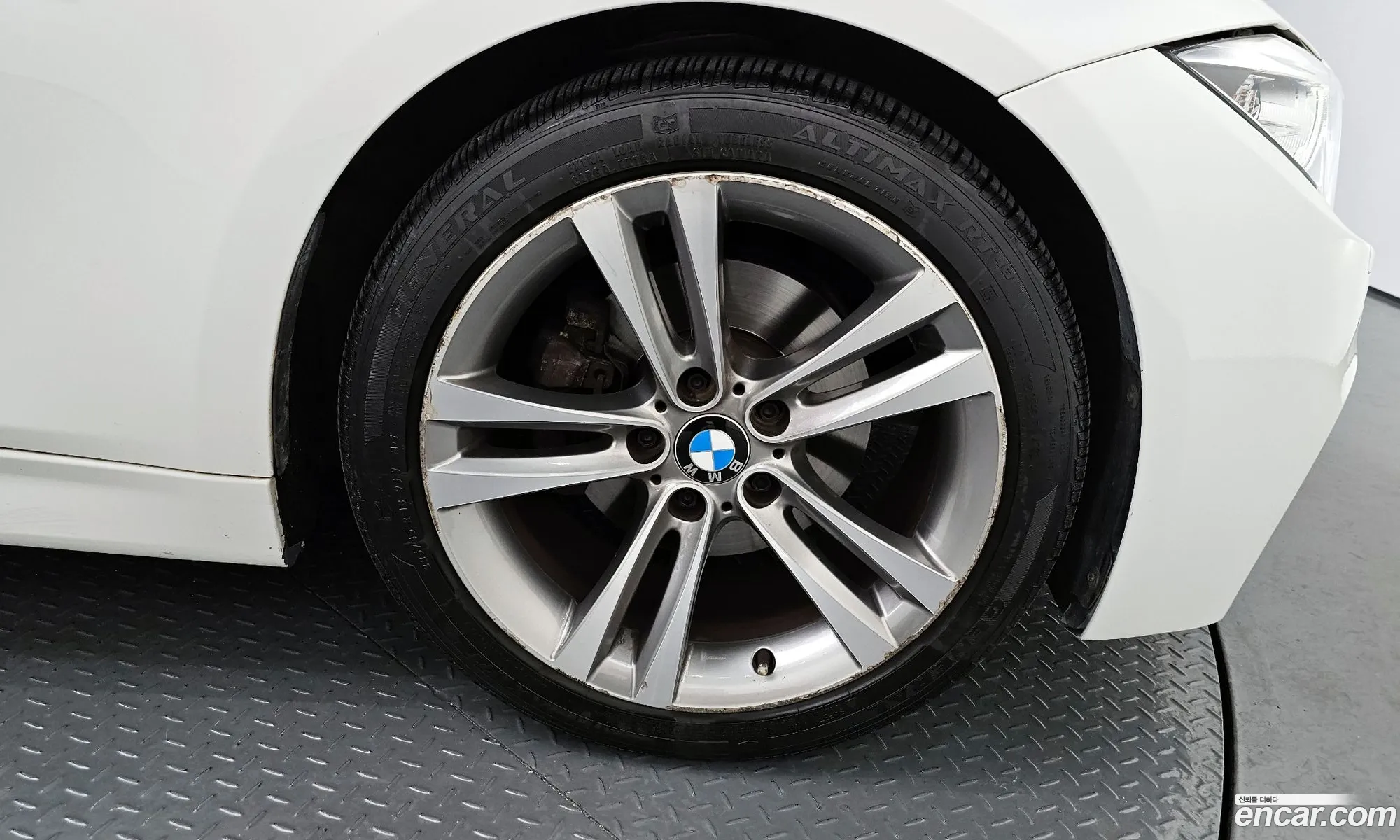 BMW 3 Series F30 320D Sports - фотография 15326357