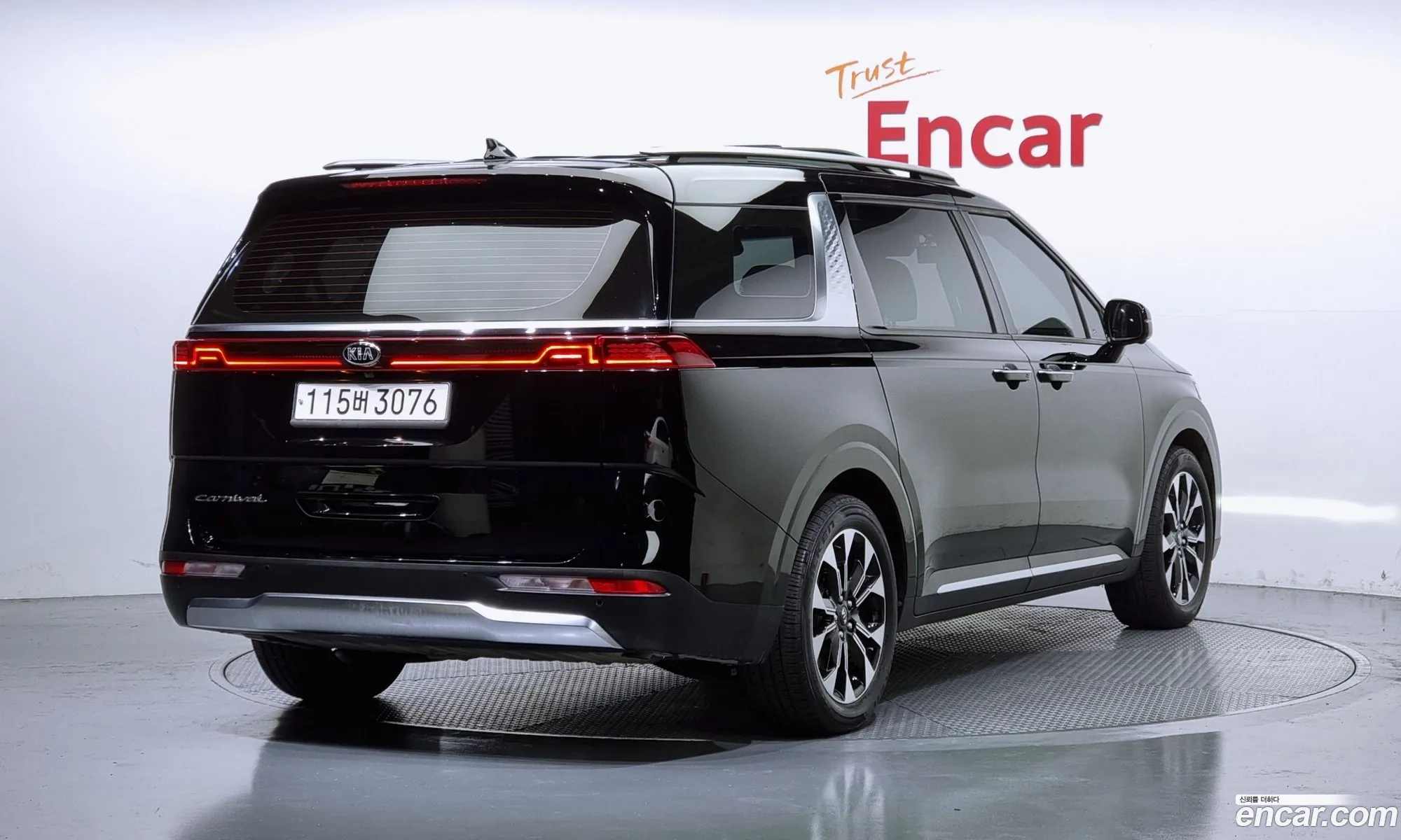 Kia Carnival 4Th Generation 9-Seater Signature - фотография 18810943