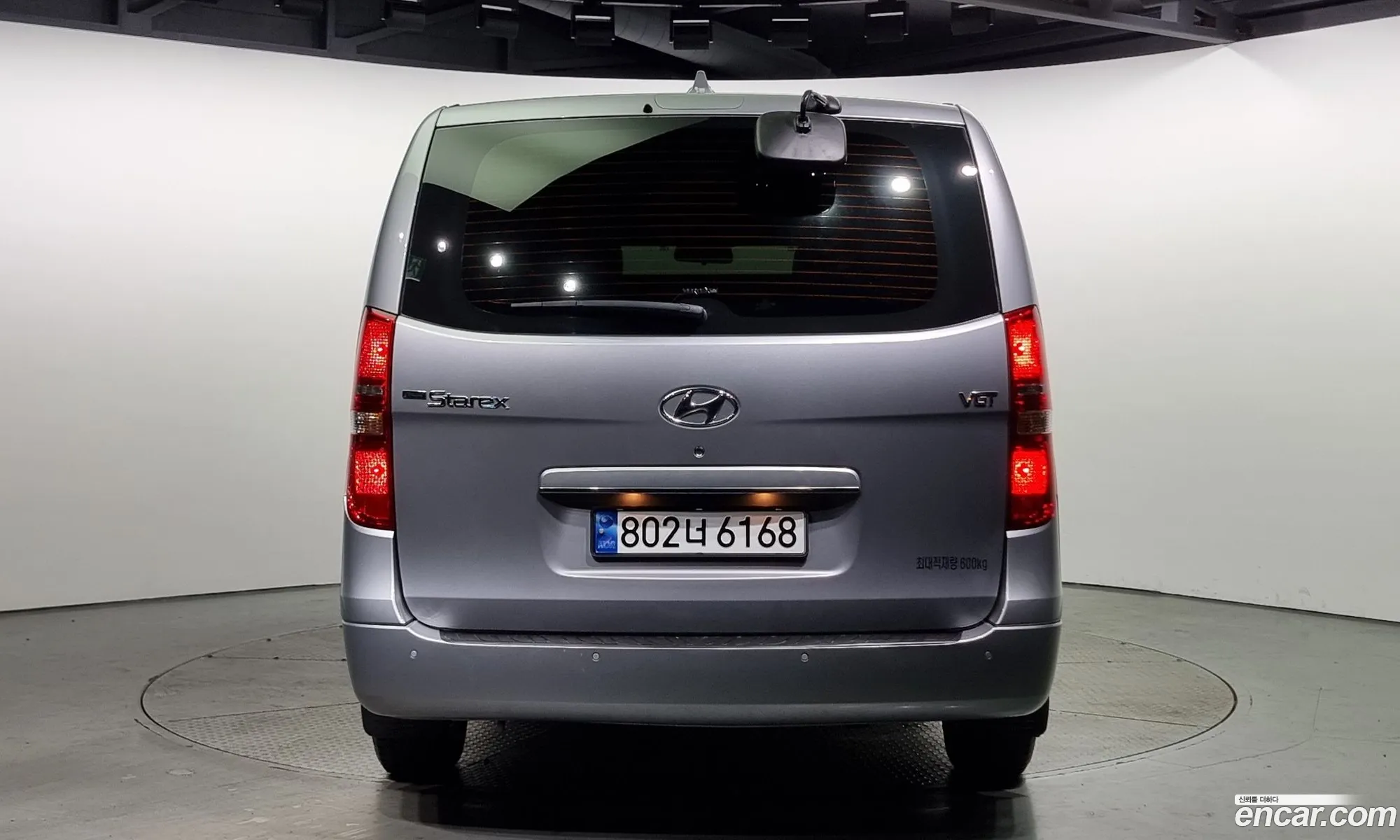 Hyundai The New Grand Starex Van 5-Seater Modern - фотография 1957374