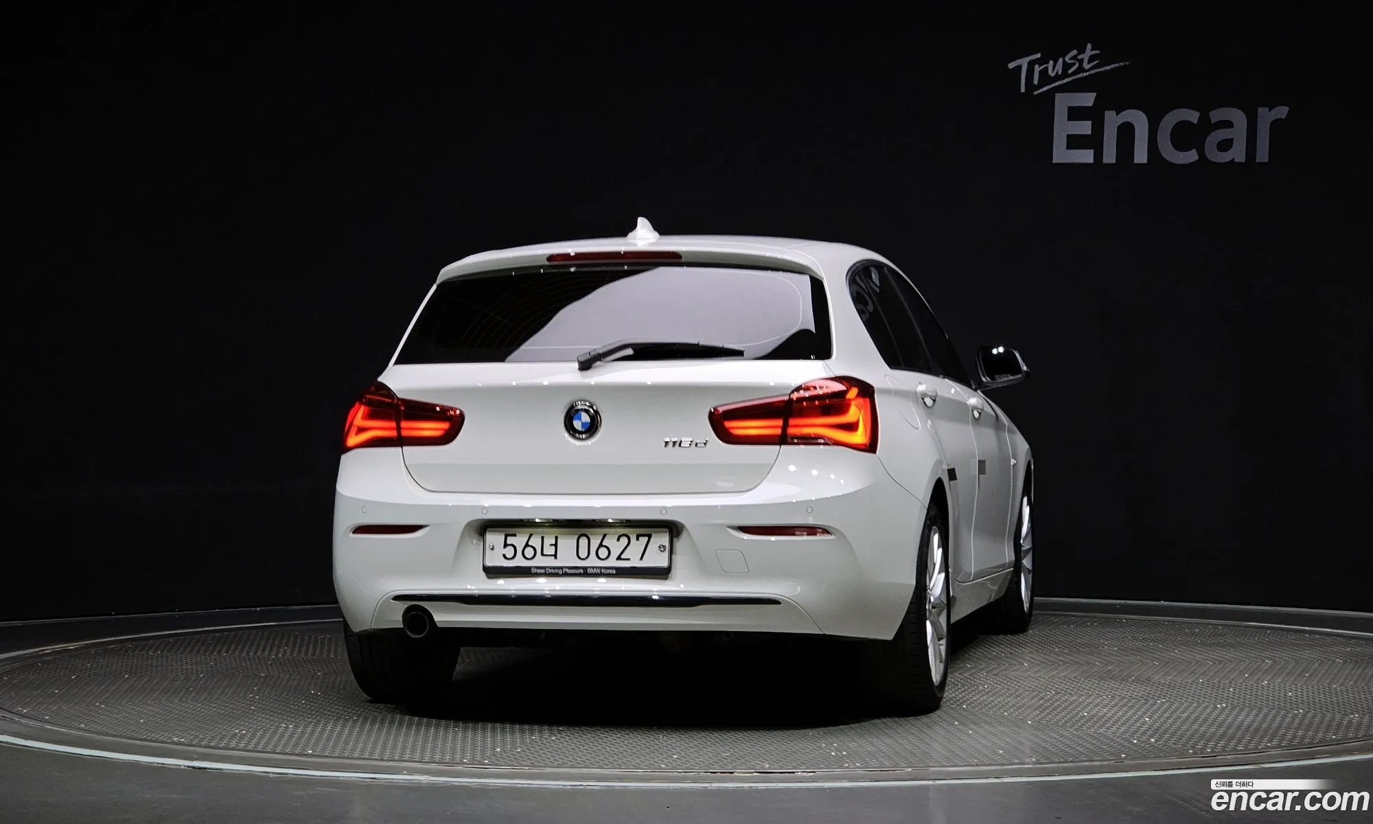 BMW 1 Series F20 118D Sports 5-Door - фотография 15296347