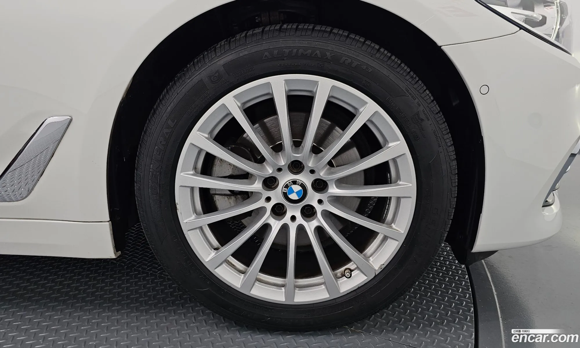 5 Series G30520I Luxury - фотография 15332436