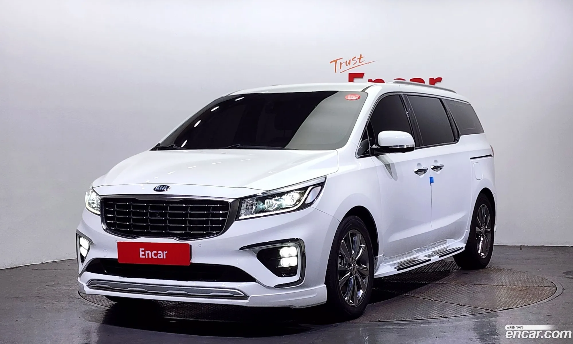 Kia The New Carnival 9-Seater Noblesse Special - фотография 1693984
