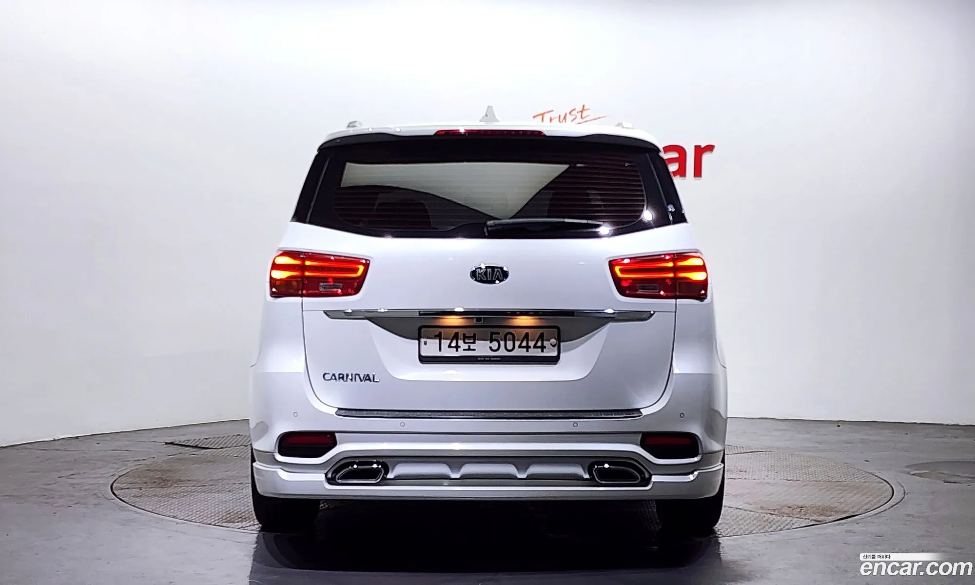 Kia The New Carnival 9-Seater Noblesse Special - фотография 1693987