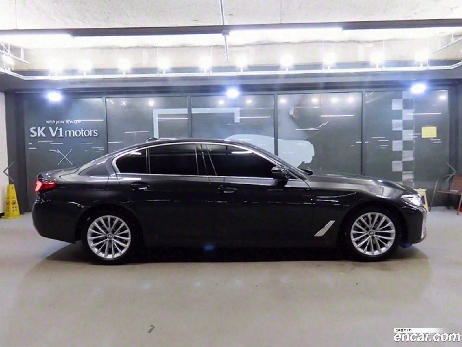 BMW 5 Series G30 520I Luxury - фотография 15366691