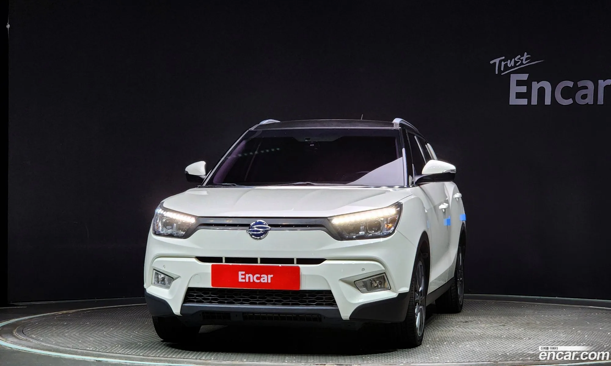 Kg Mobility Ssangyong Tivoli Lx 2Wd Top-Of-The-Line Model - фотография 7903663