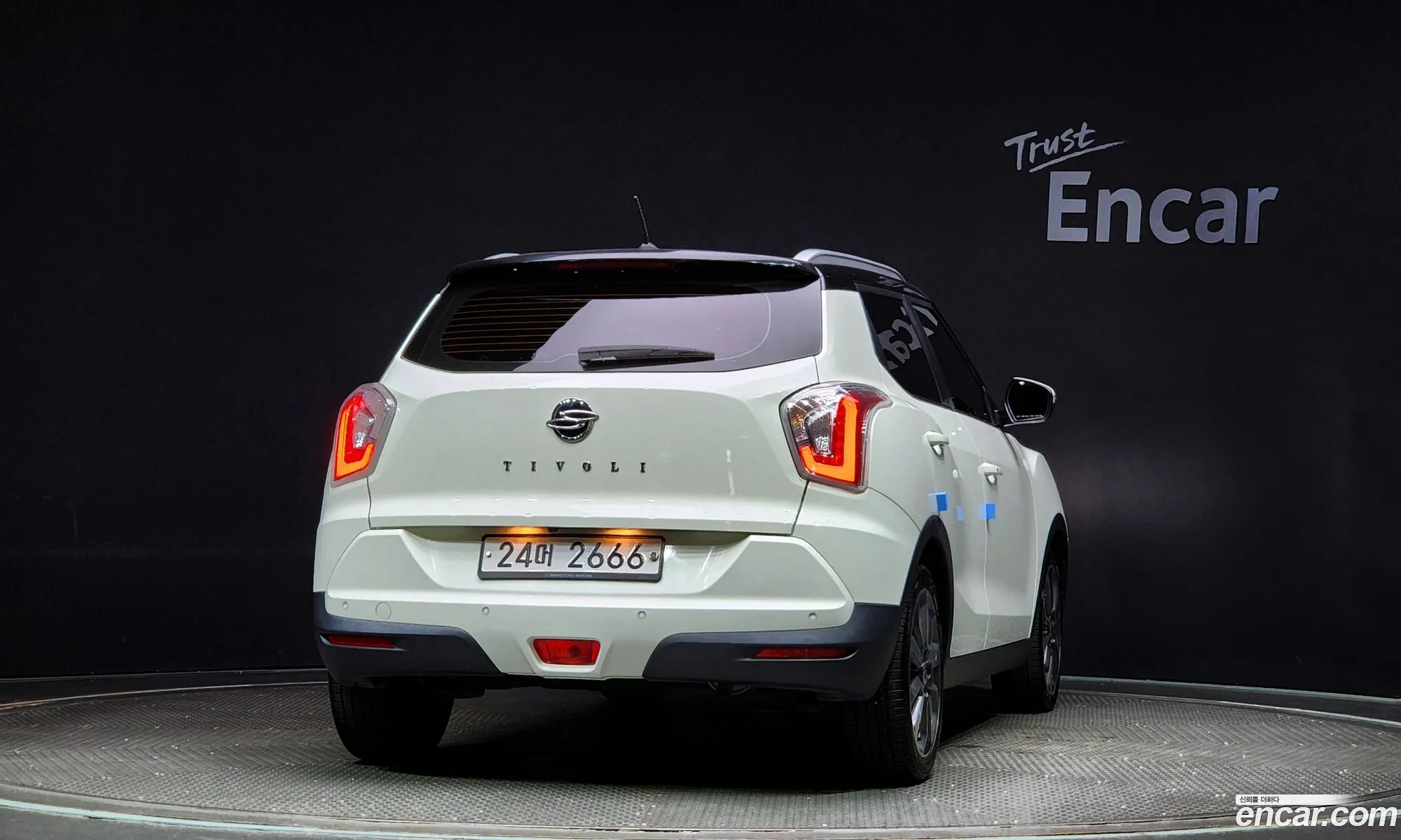 Kg Mobility Ssangyong Tivoli Lx 2Wd Top-Of-The-Line Model - фотография 7903664