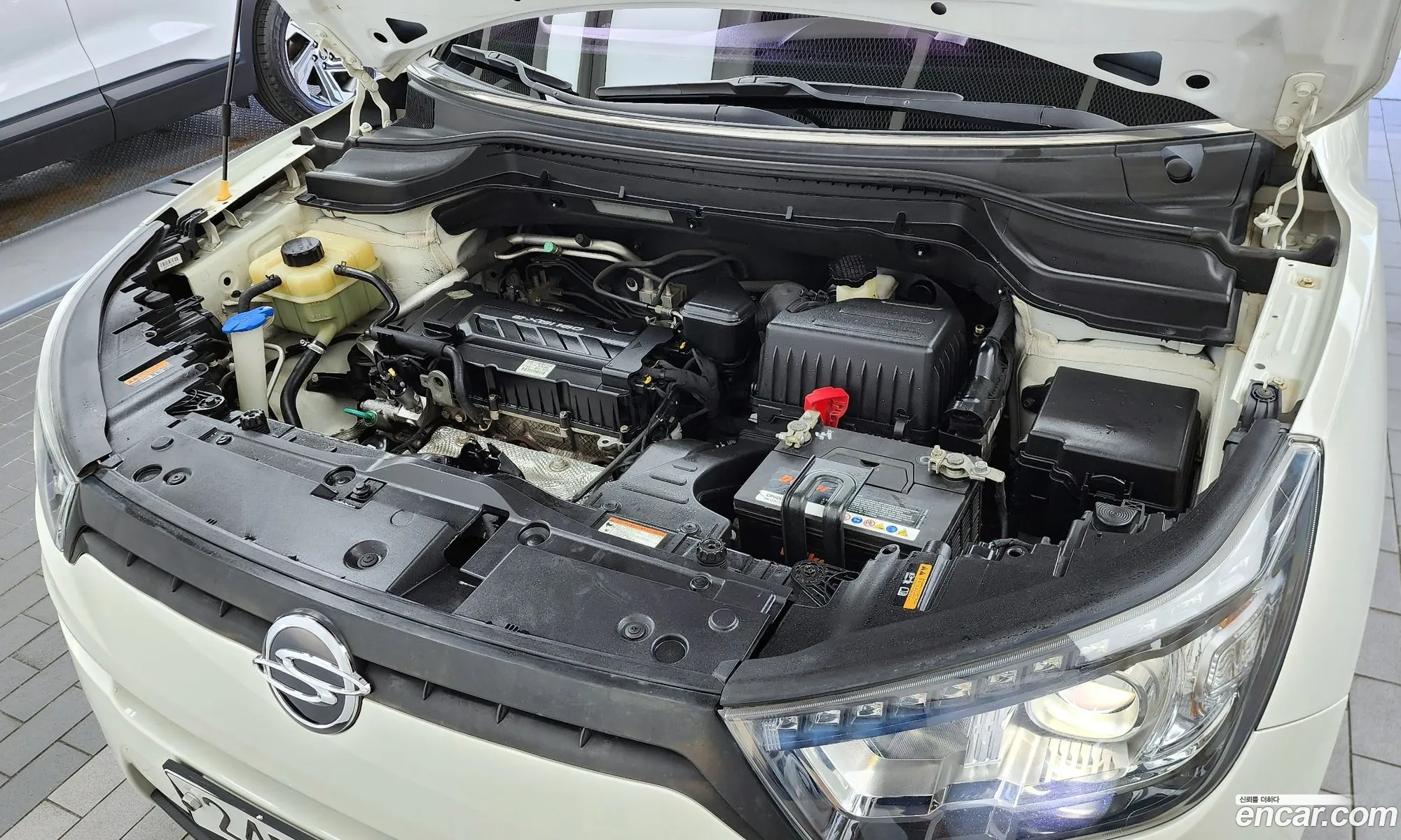 Kg Mobility Ssangyong Tivoli Lx 2Wd Top-Of-The-Line Model - фотография 7903666