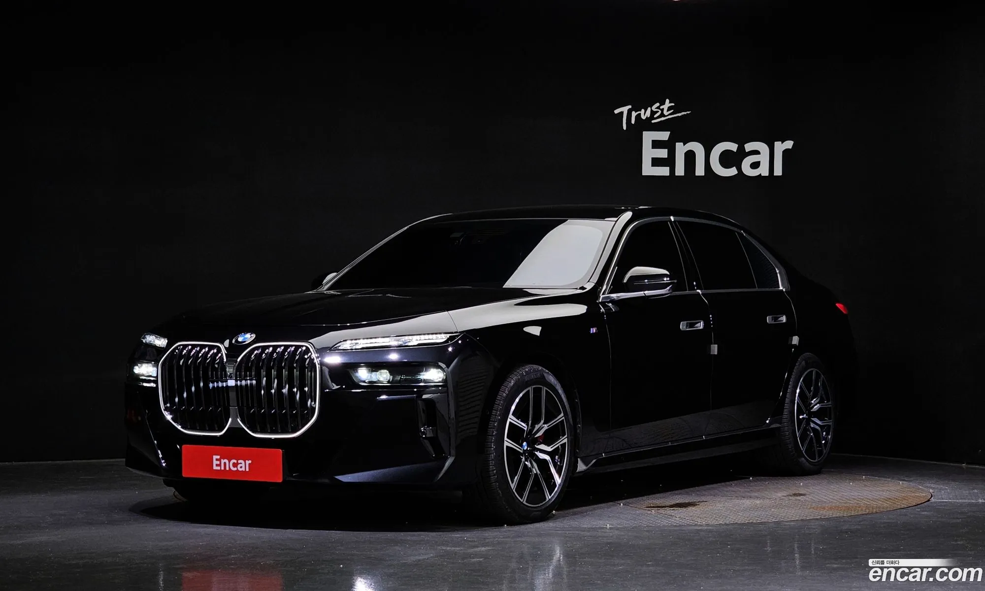 BMW 7 Series G70 740I Sdrive M Sports - фотография 15332399