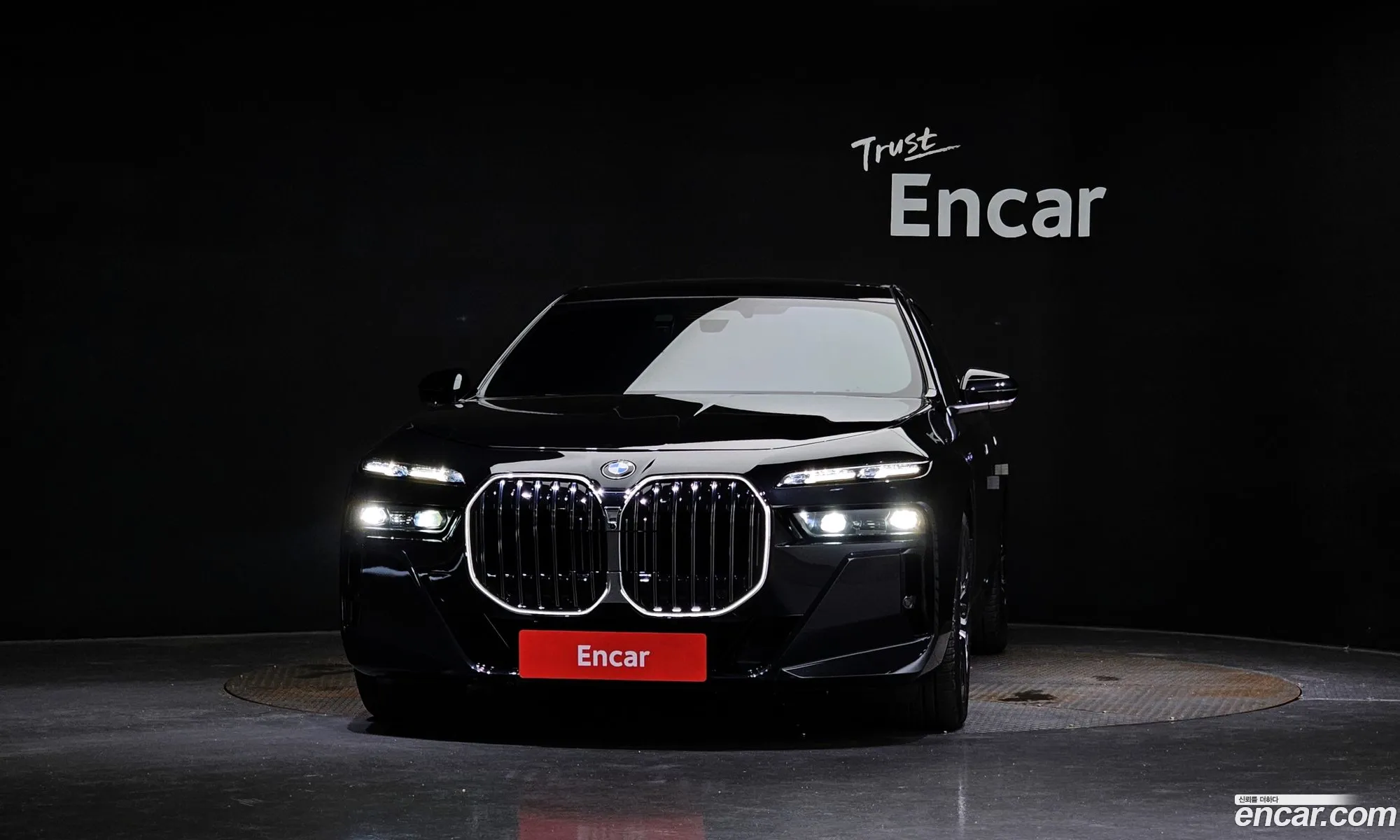 BMW 7 Series G70 740I Sdrive M Sports - фотография 15332401
