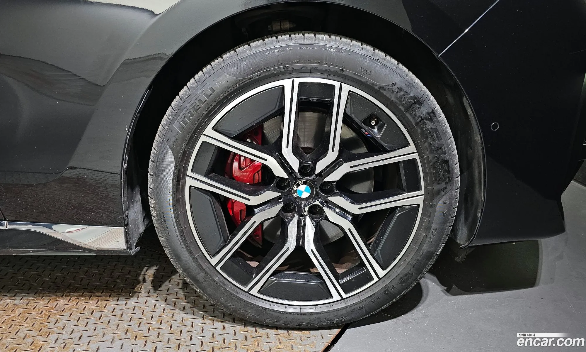 BMW 7 Series G70 740I Sdrive M Sports - фотография 15332403