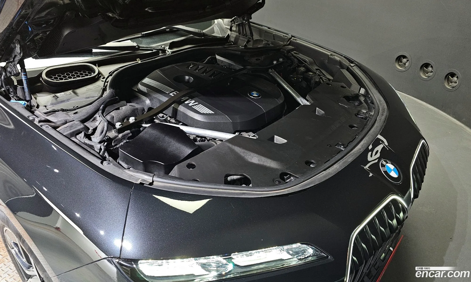 BMW 7 Series G70 740I Sdrive M Sports - фотография 15332404