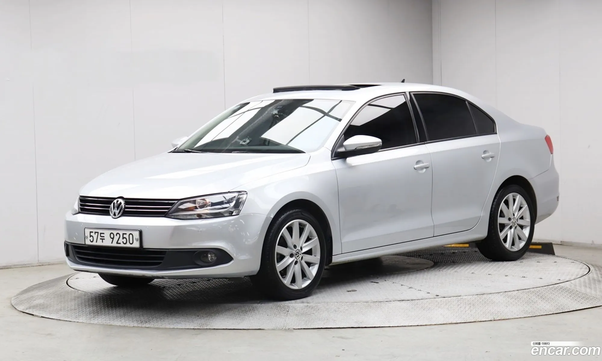 Volkswagen New Jetta 20 Tdi 6Th Generation - фотография 12143053