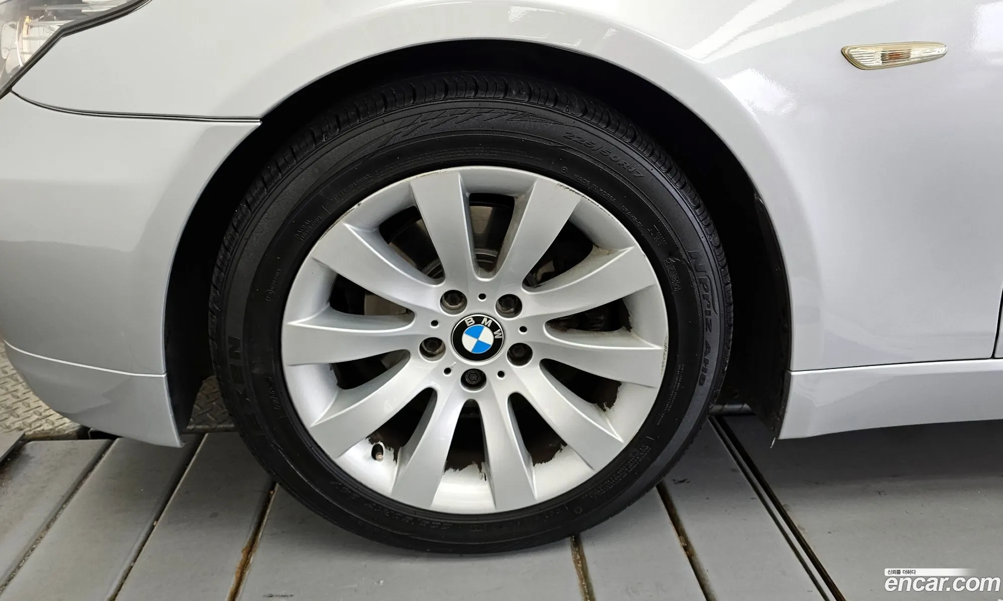 BMW 5 Series E60 528I Sedan - фотография 15366681