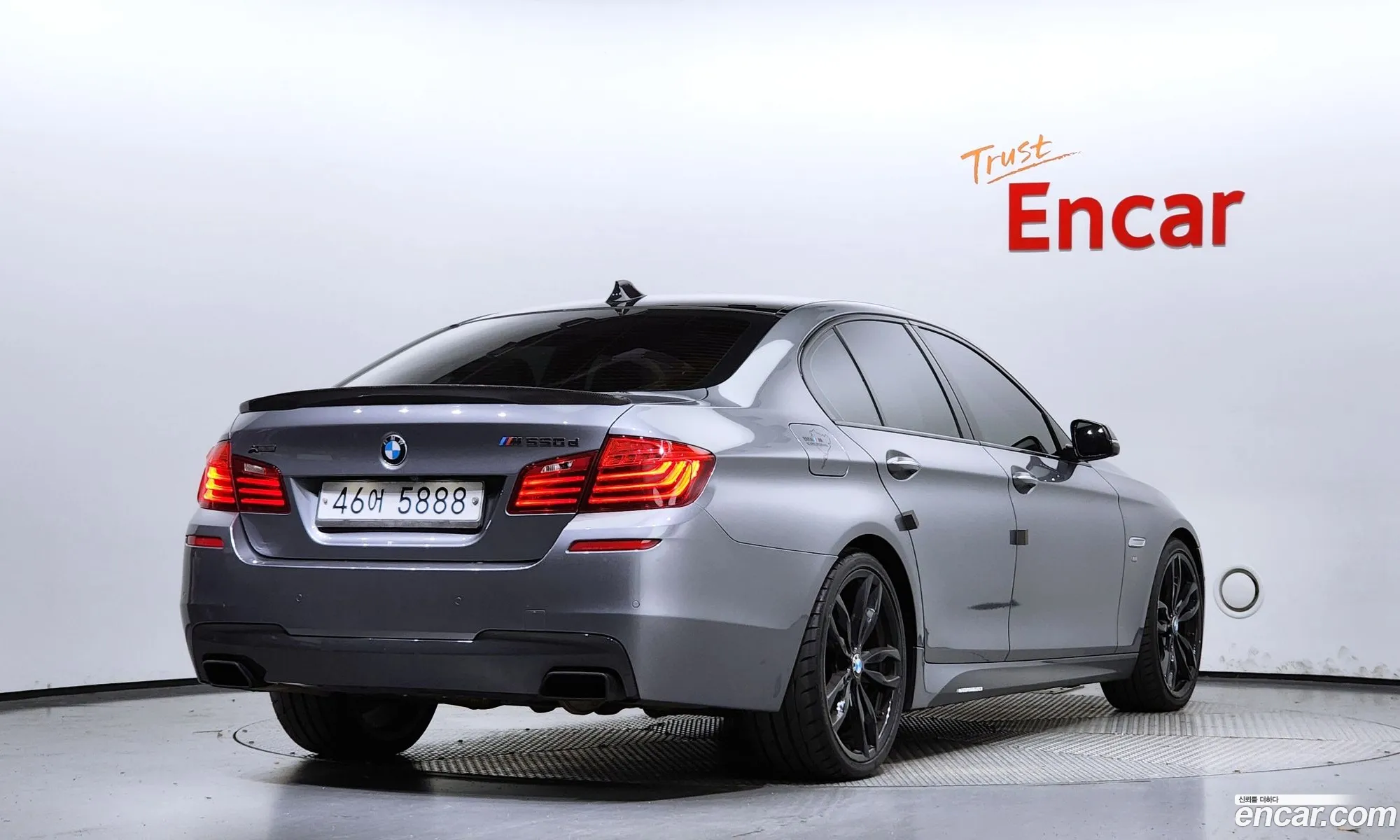 BMW 5 Series F10 M550D xDrive - фотография 15366666