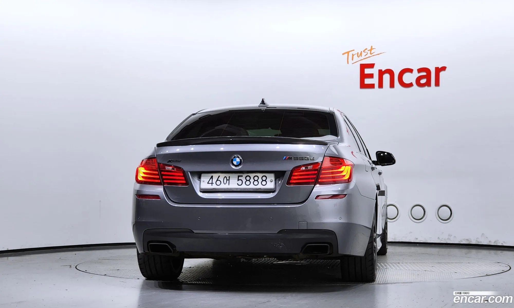 BMW 5 Series F10 M550D xDrive - фотография 15366668
