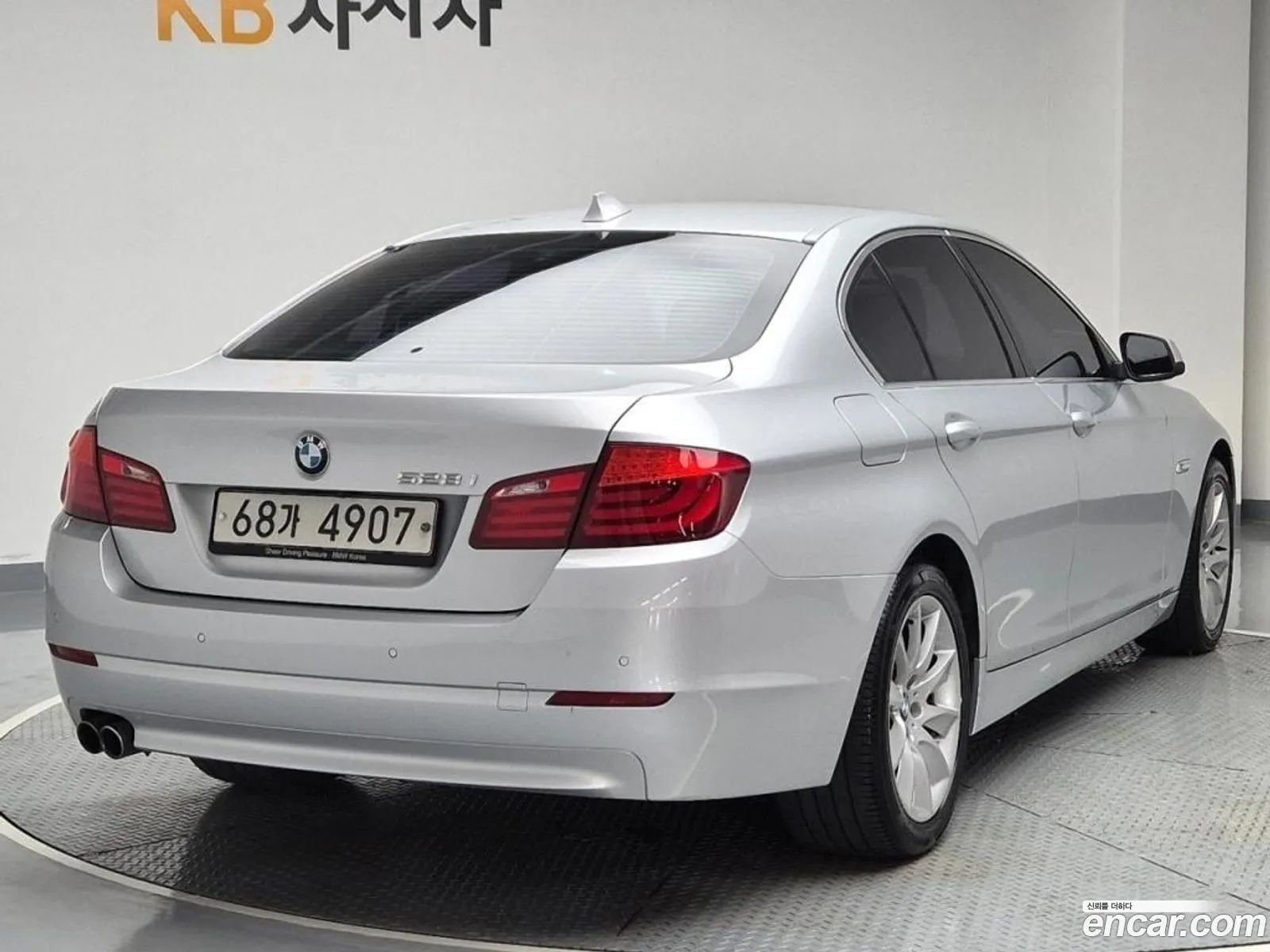 BMW 5 Series F10 528I - фотография 15366631
