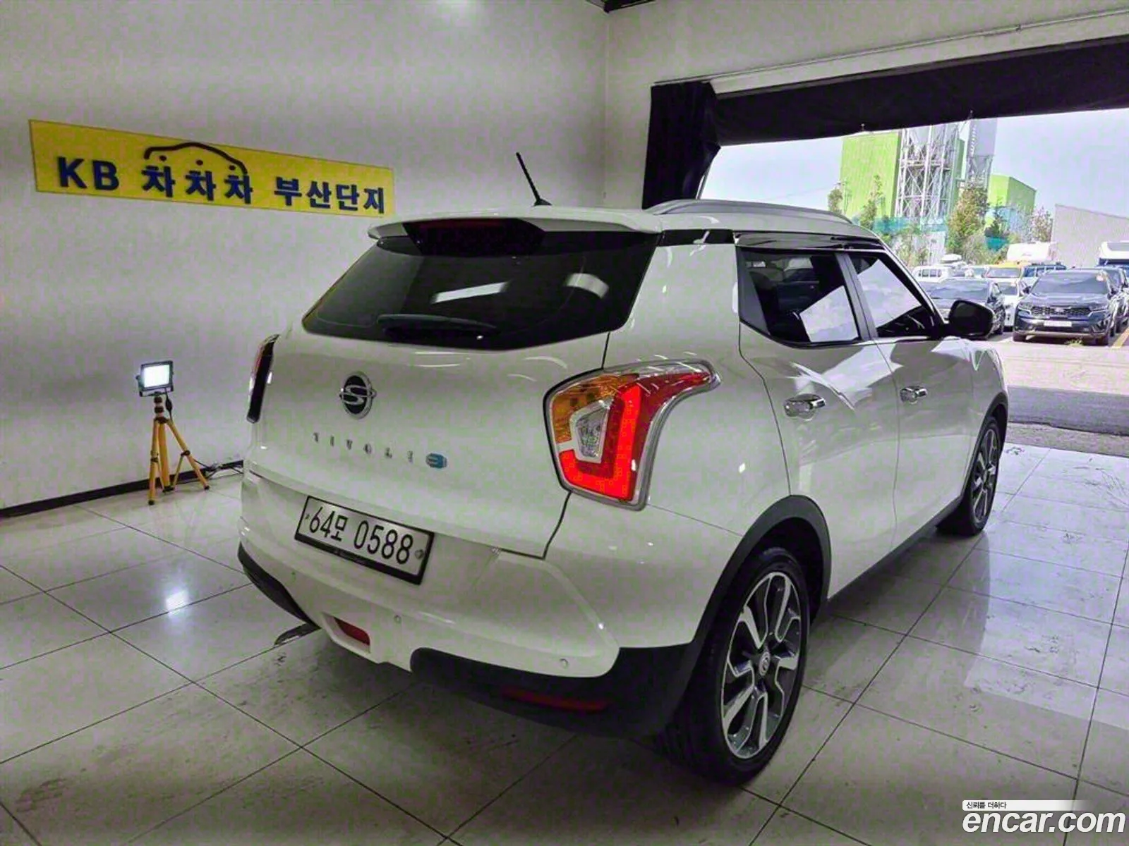 Kg Mobility Ssangyong Tivoli Diesel Vx 2Wd - фотография 7903590