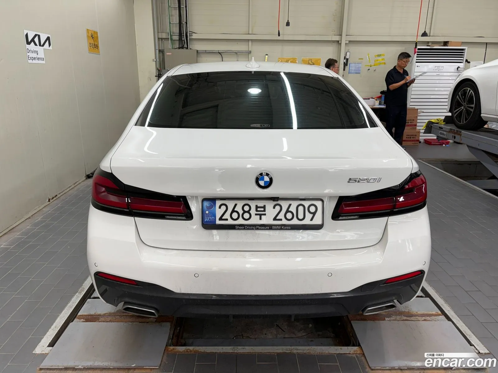 BMW 5 Series G60 520I M Sports - фотография 15329424