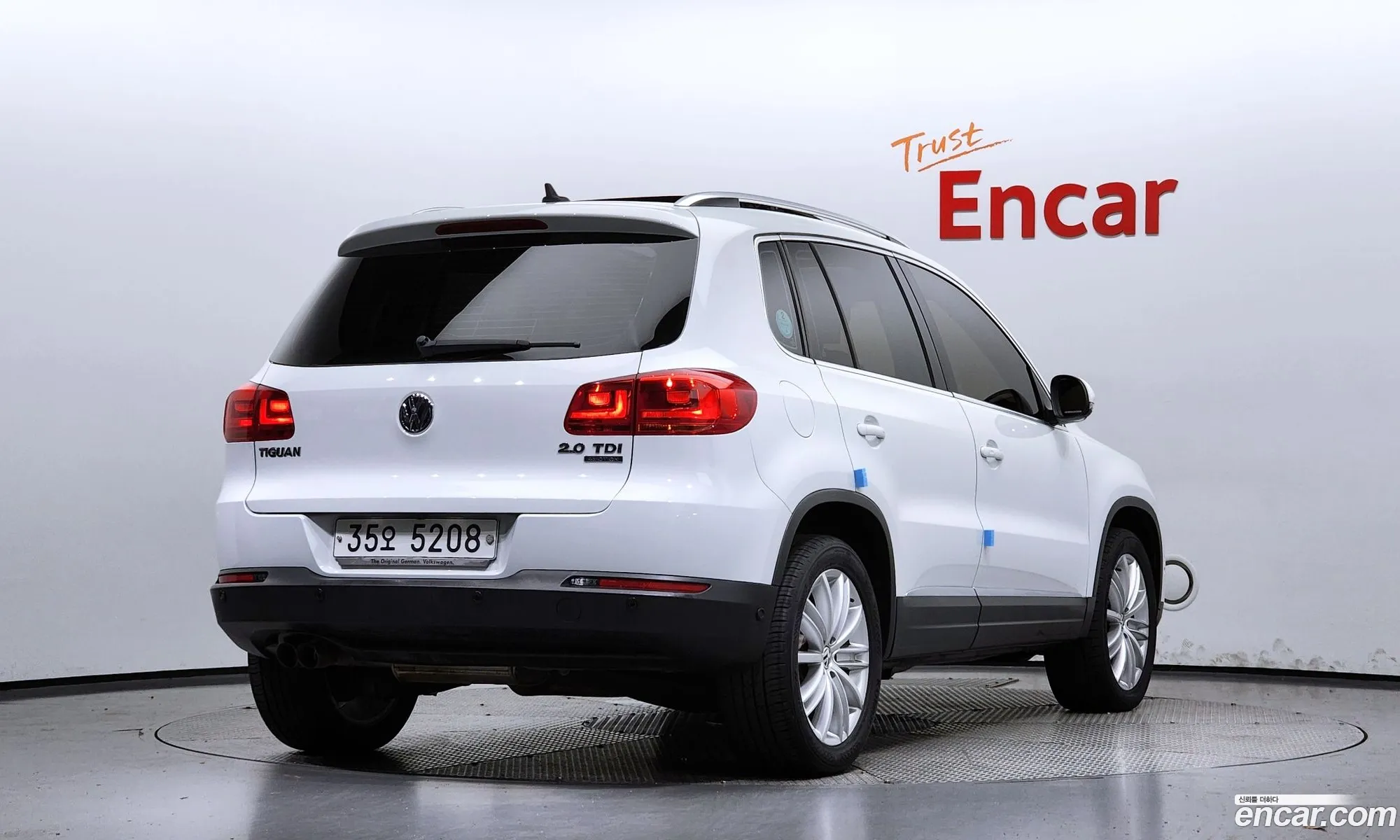 Volkswagen New Tiguan 20 Tdi Premium 5N - фотография 12143013