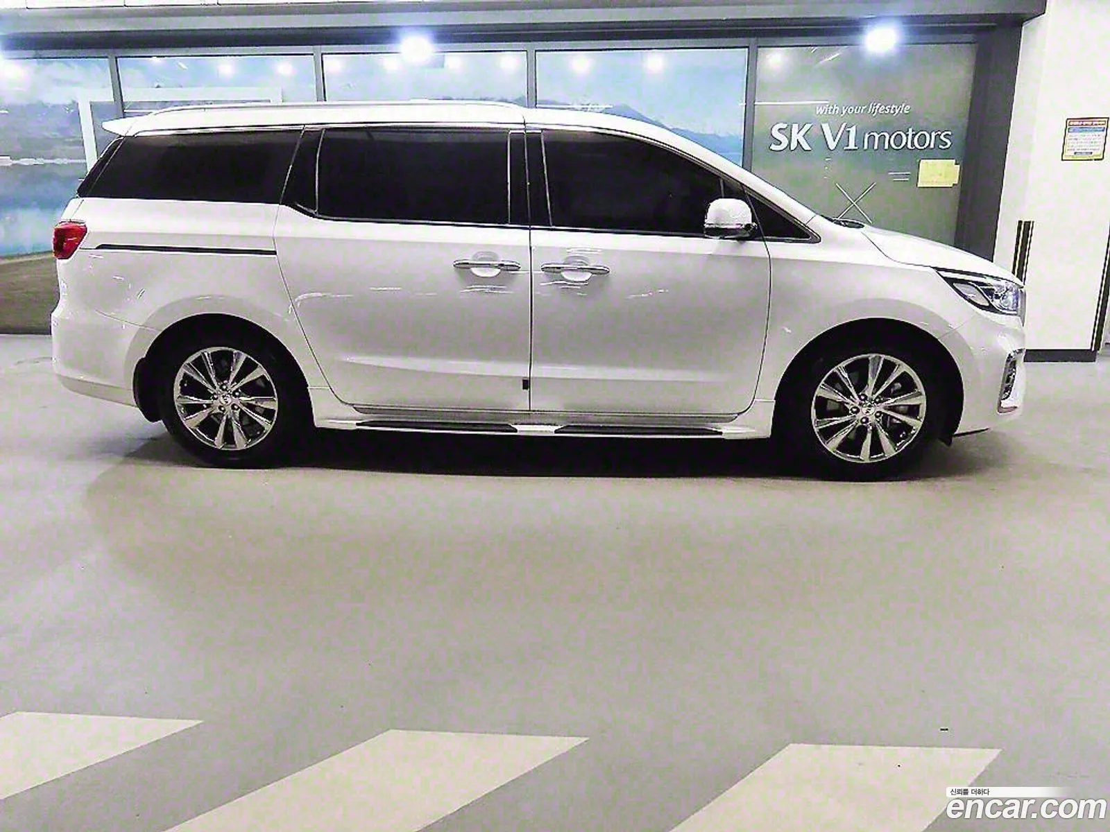 Kia The New Carnival Gasoline 7-Seater Limousine President - фотография 1699946