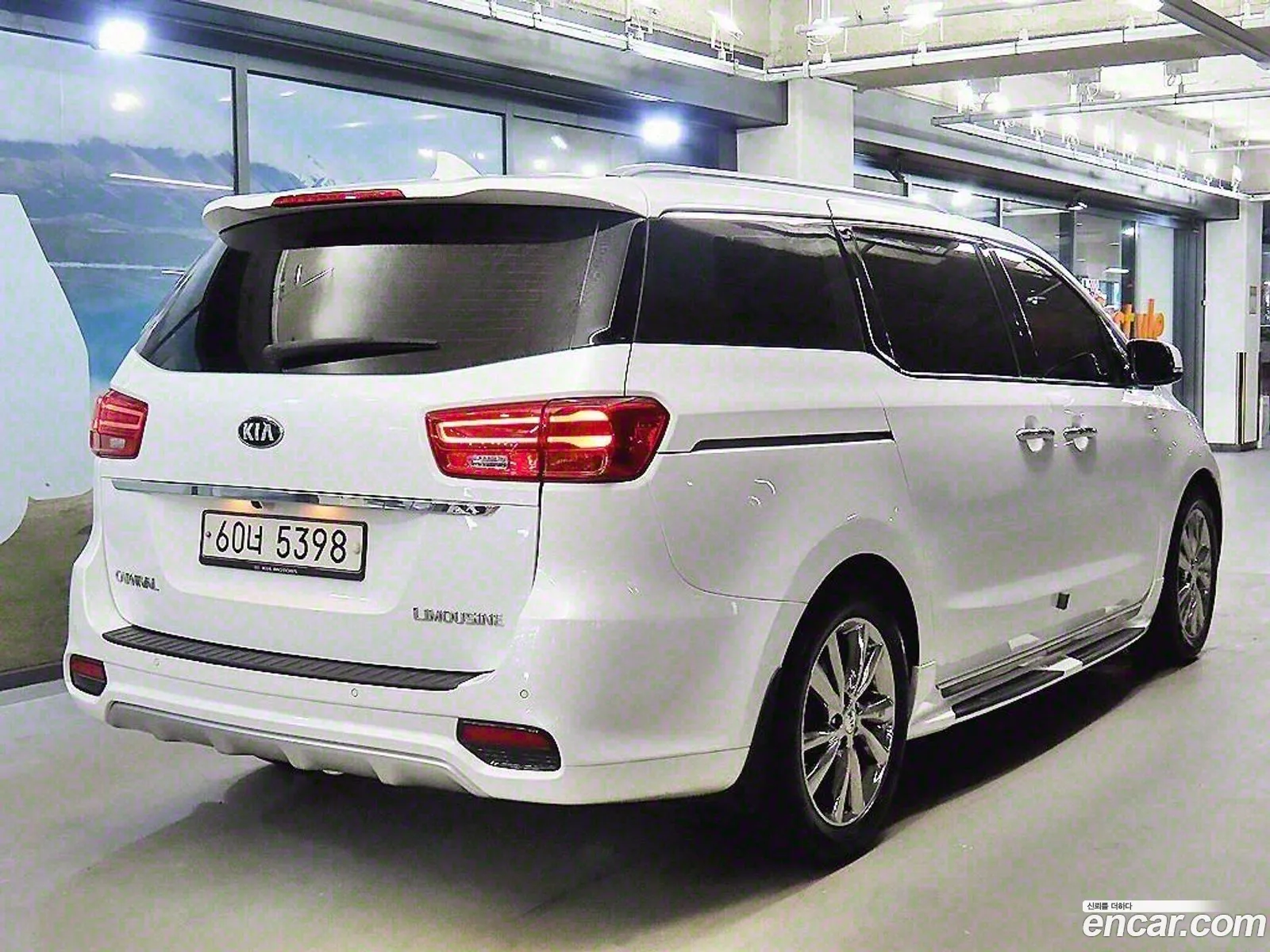 Kia The New Carnival Gasoline 7-Seater Limousine President - фотография 1699947