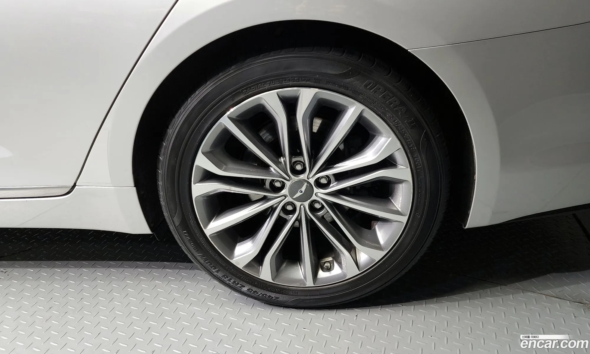 Hyundai Genesis Dh G330 Premium Awd - фотография 1956663