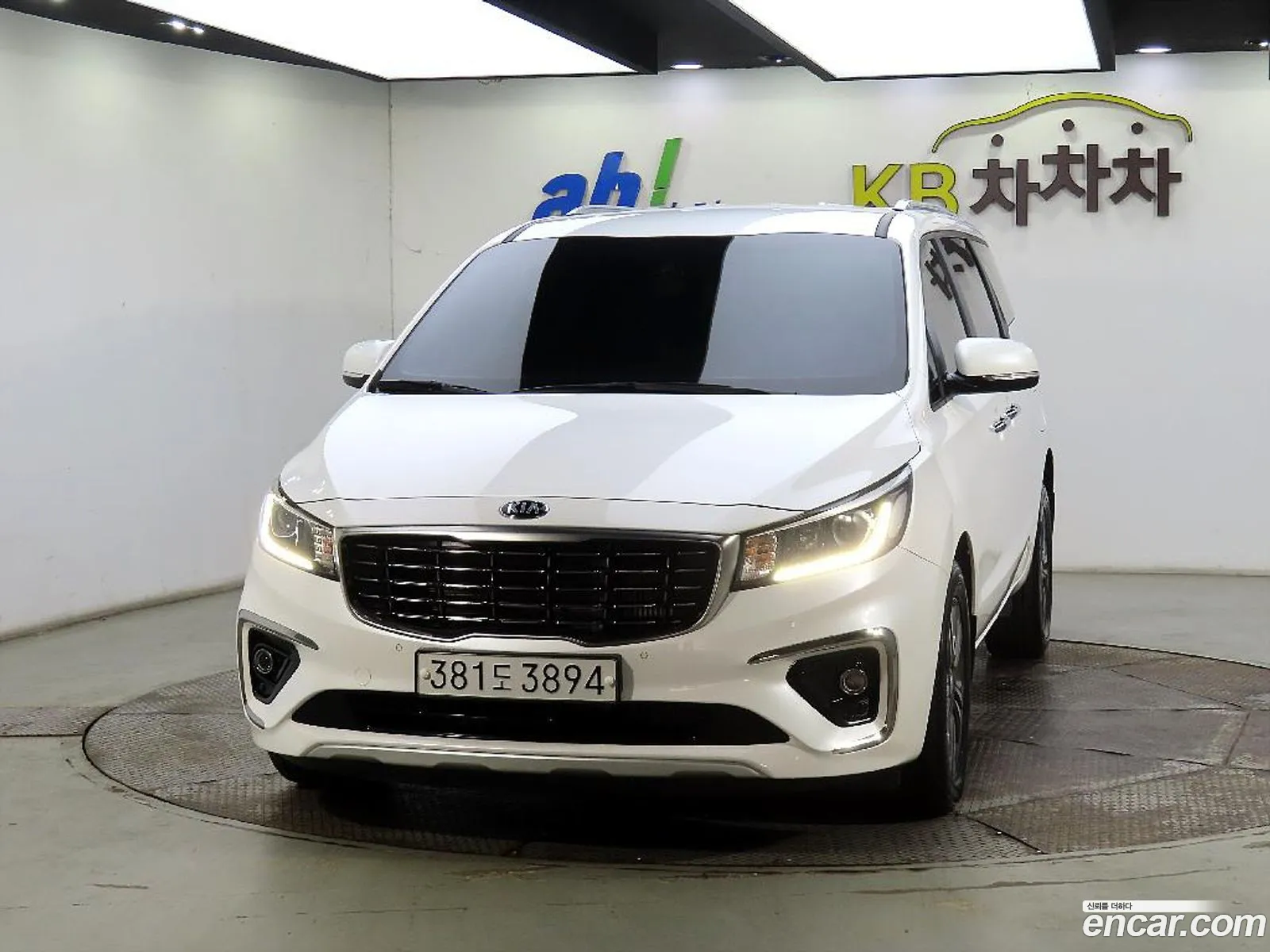 Kia The New Carnival 5-Seater Wheelchair Lift - фотография 1730206
