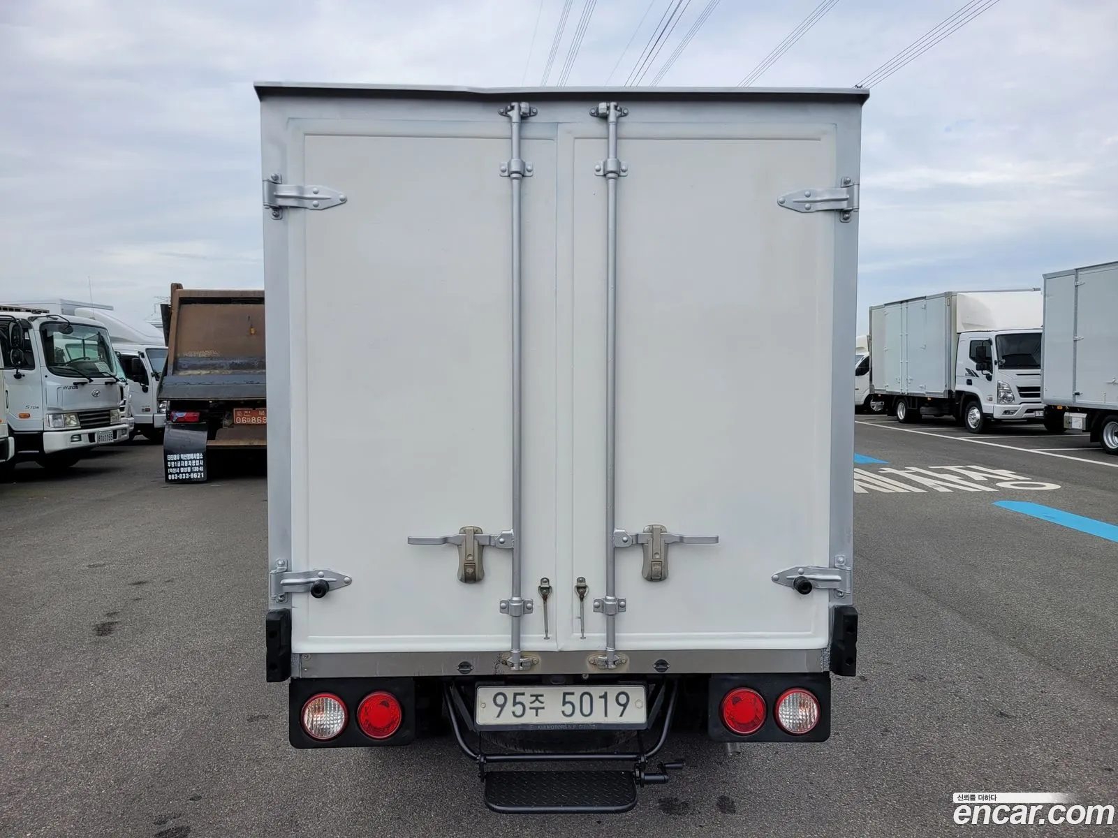 Kia Asia Bongo Iii Refrigerated Tower 1 Ton King Cab Crdi - фотография 1730489
