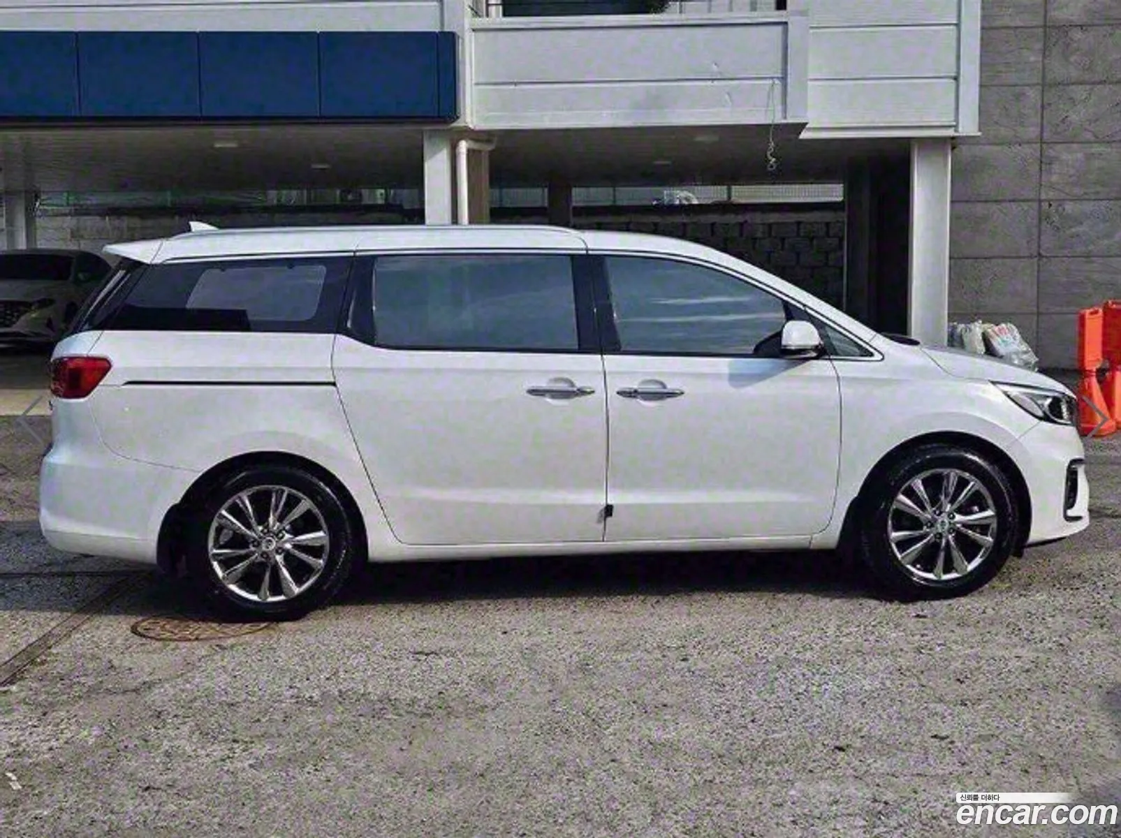 Kia The New Carnival 9-Seater Prestige - фотография 1736802