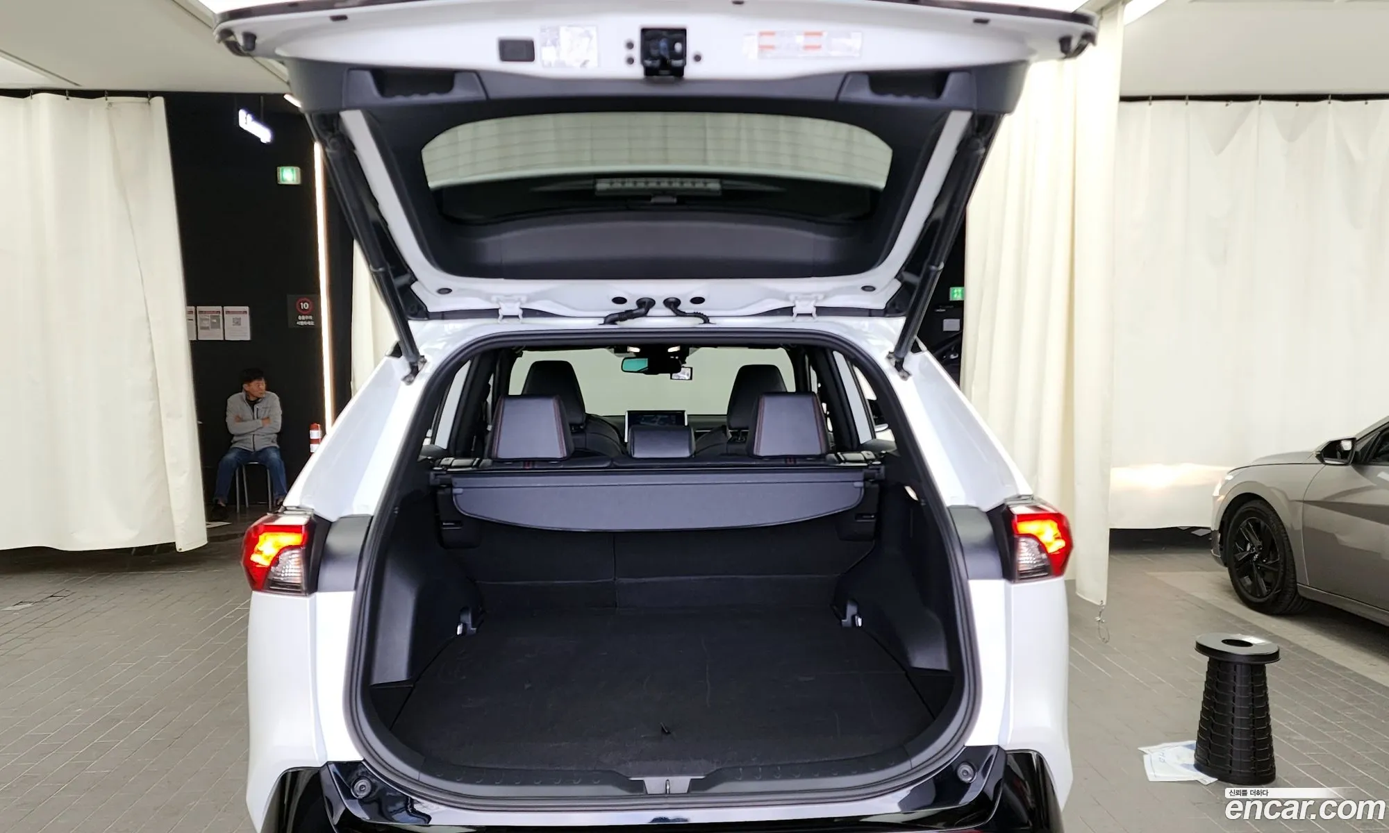 Rav4 5Th Generation 25 4Wd Phev Xse - фотография 14401097