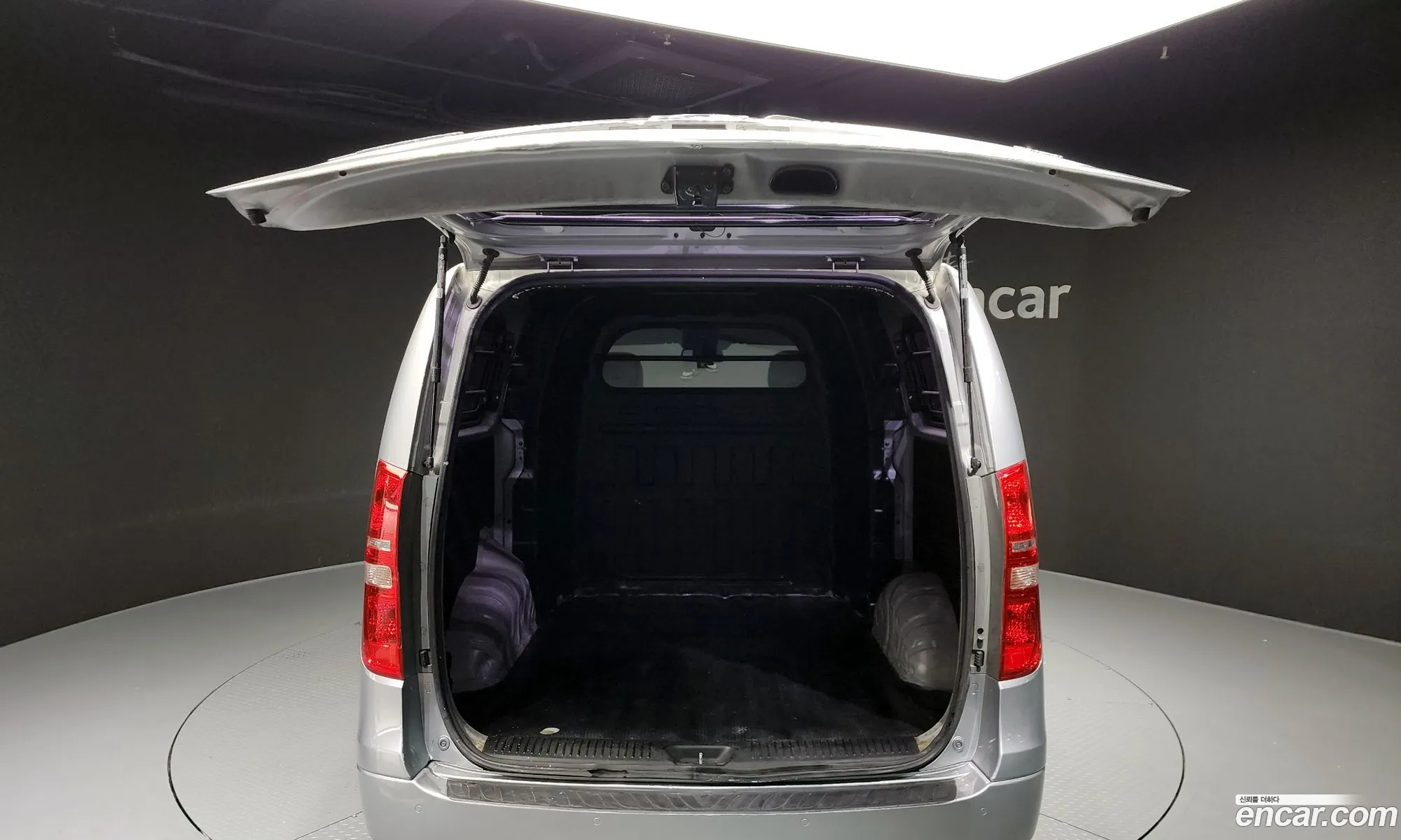 Grand Starex 5 -Seater Van Cvx Premium - фотография 15808043