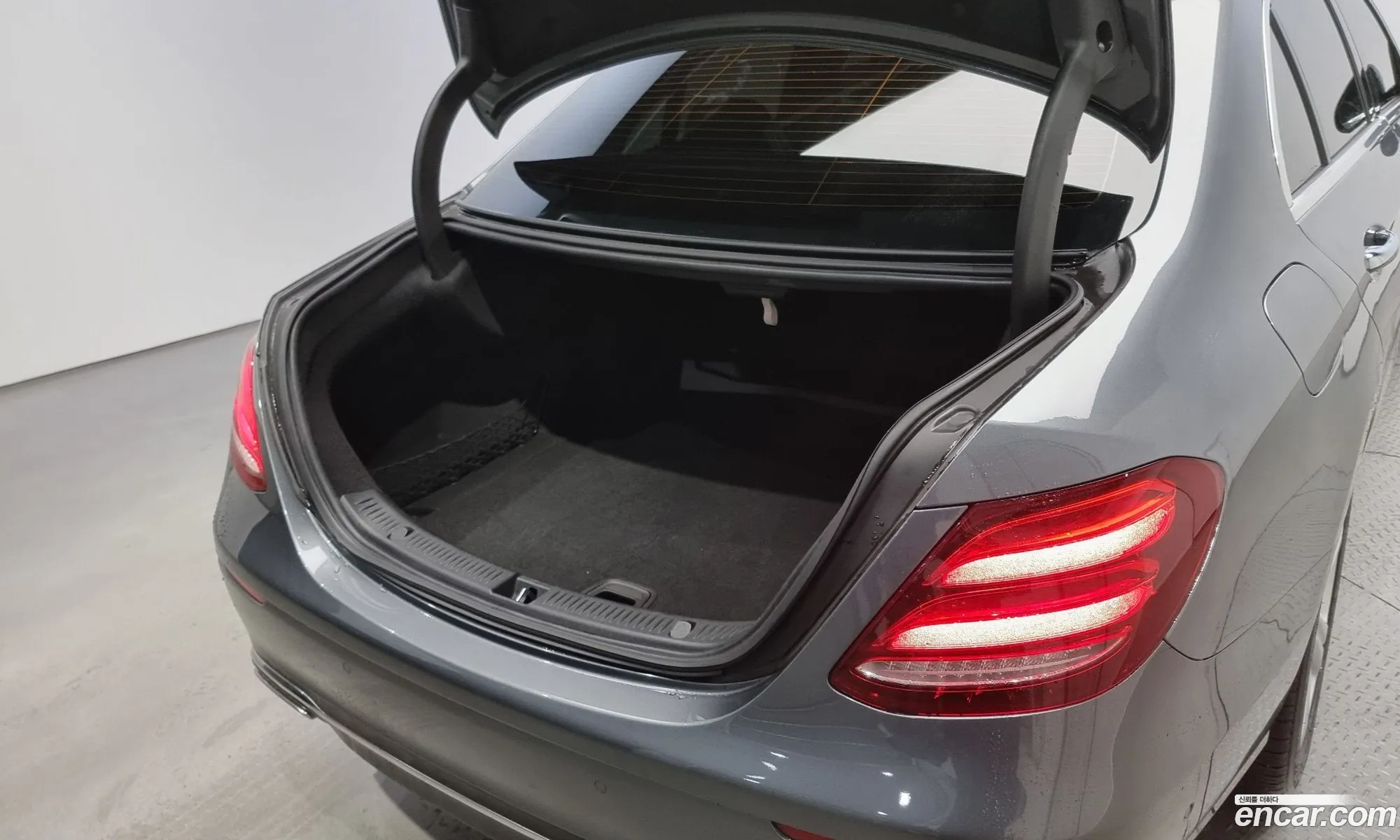 E-Class W213 E200 Avant-Garde - фотография 338210