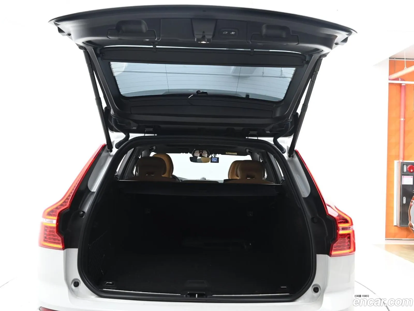 Xc60 2Nd Generation B5 Ultimate Bright - фотография 3642754