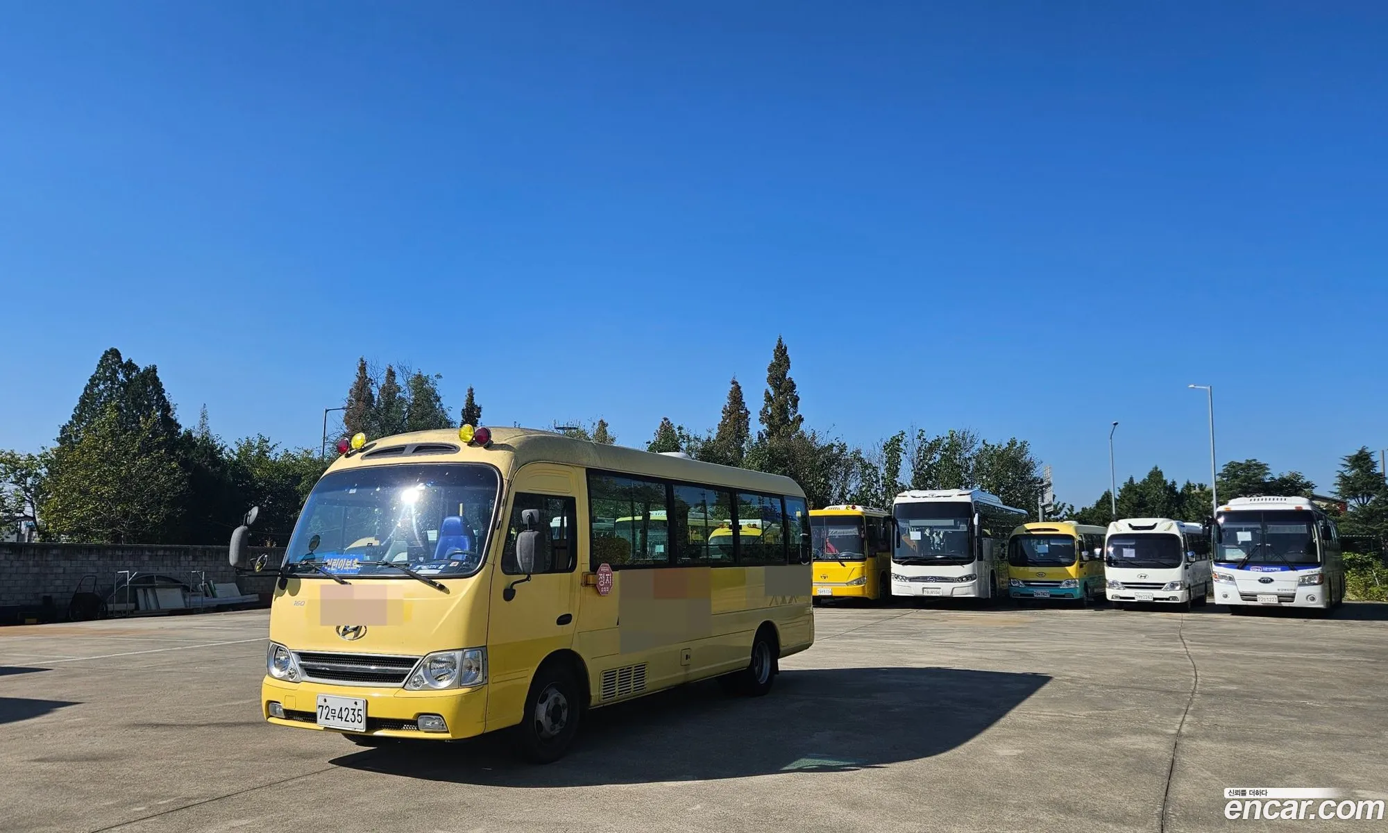 E-County Bus Long Body Dlx 39 Persist - фотография 12863401