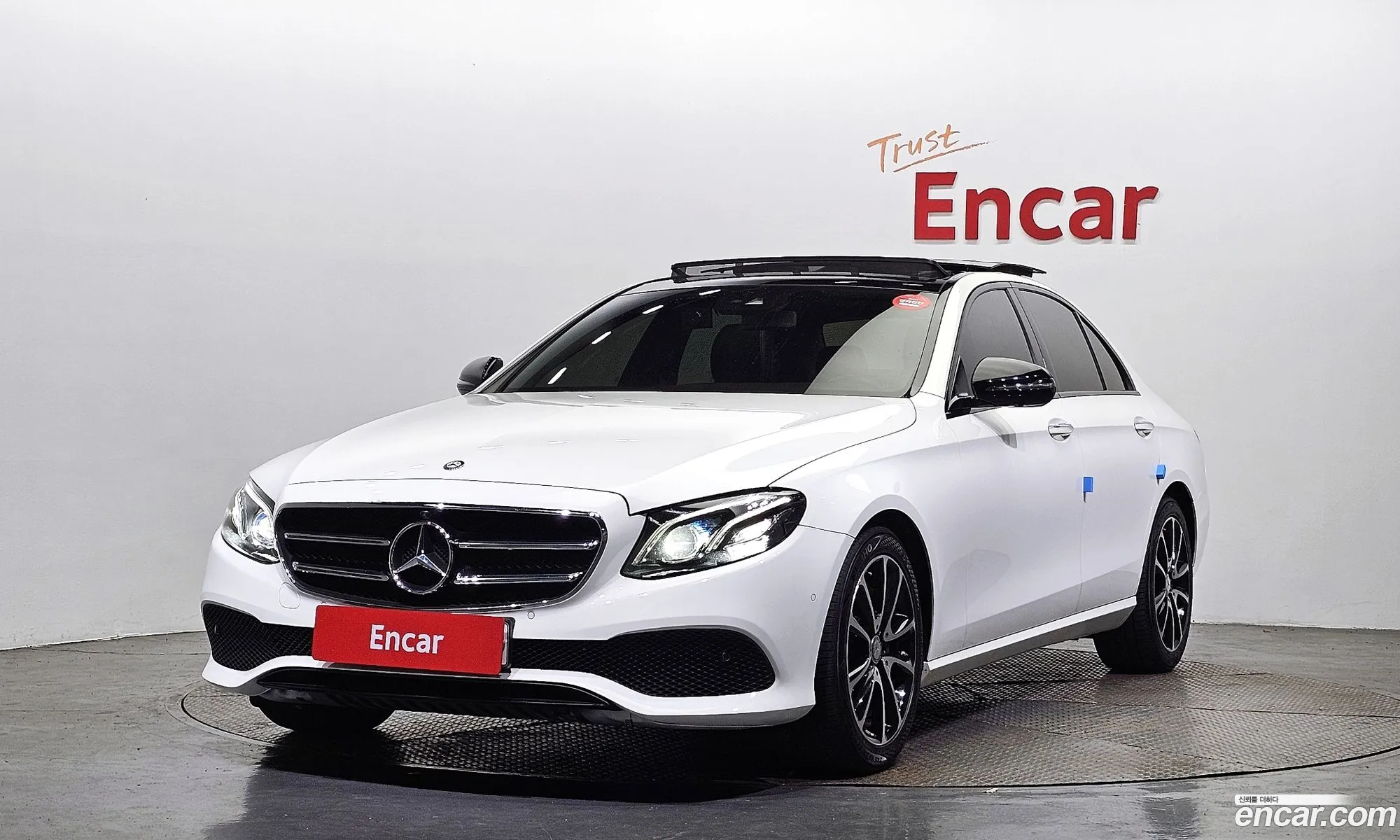 E-Class W213 E300 Avant-Garde - фотография 11021481