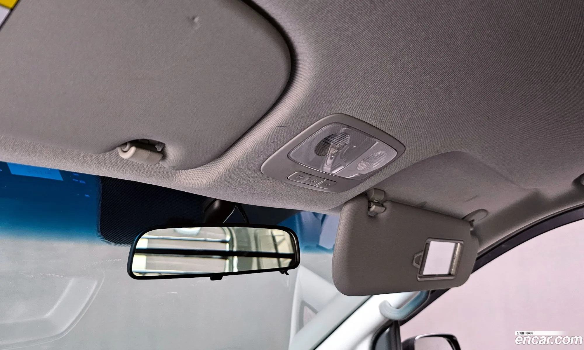 The New Grand Starex Van 3 -Seater Smart - фотография 13529387
