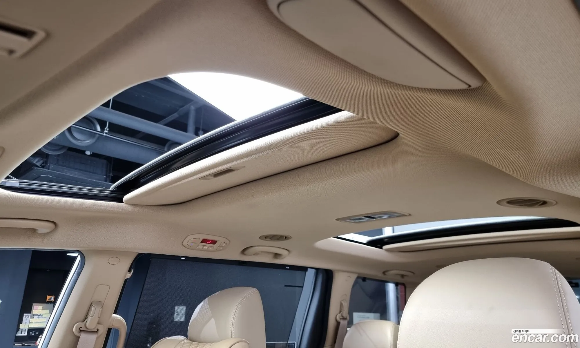 The New Carnival 9 -Seater Noblesse Special - фотография 12297494