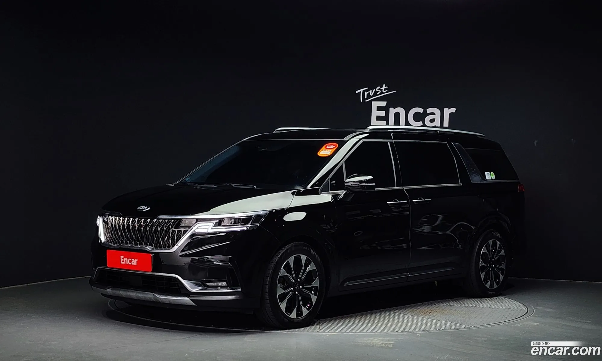 Carnival 4Th Generation 9 -Seater Signature - фотография 18117908