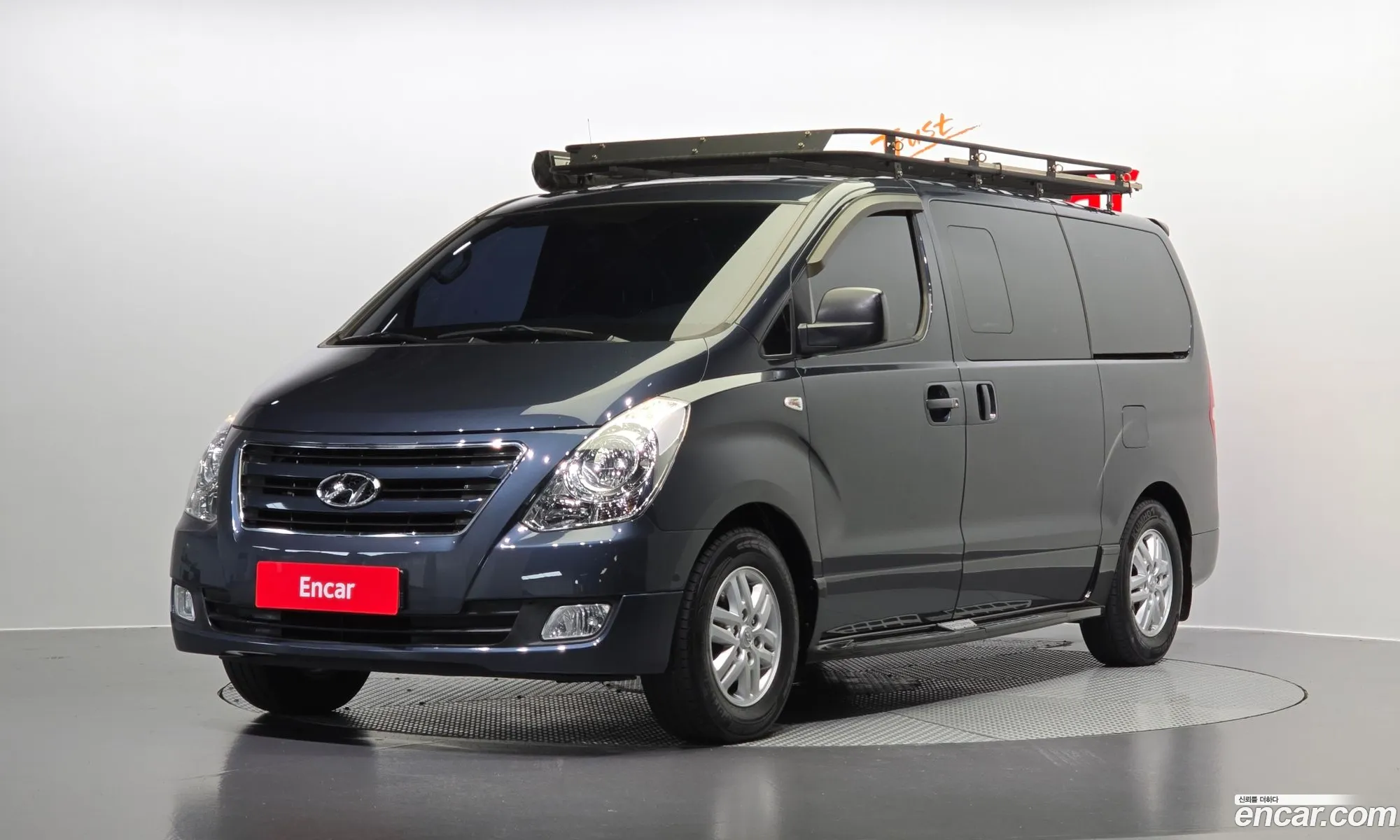 Grand Starex 5 -Seater Van Modern - фотография 13120118