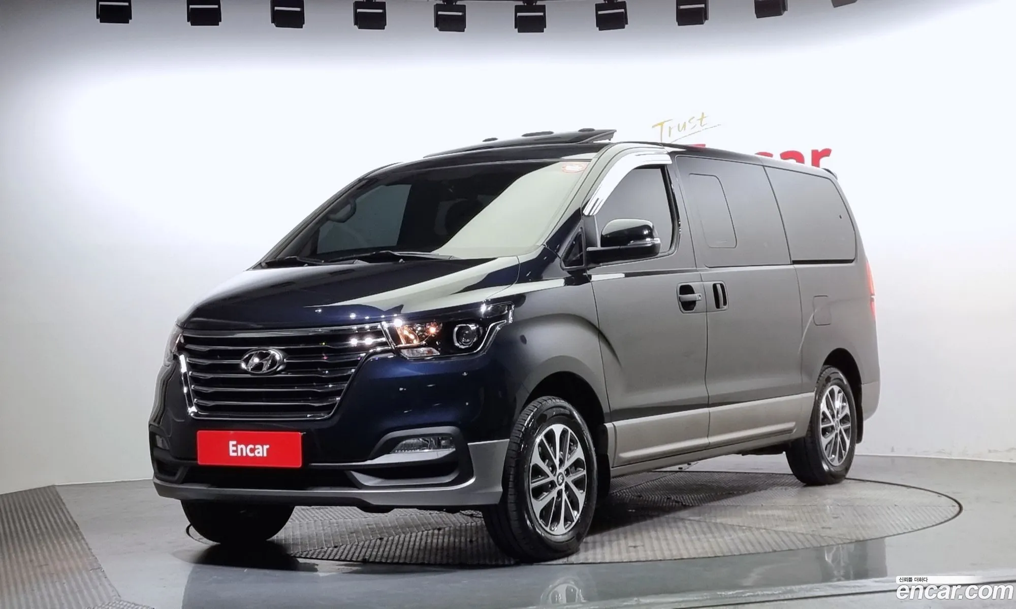 The New Grand Starex 4Wd Urban 9 -Seater Exclusive - фотография 11593849