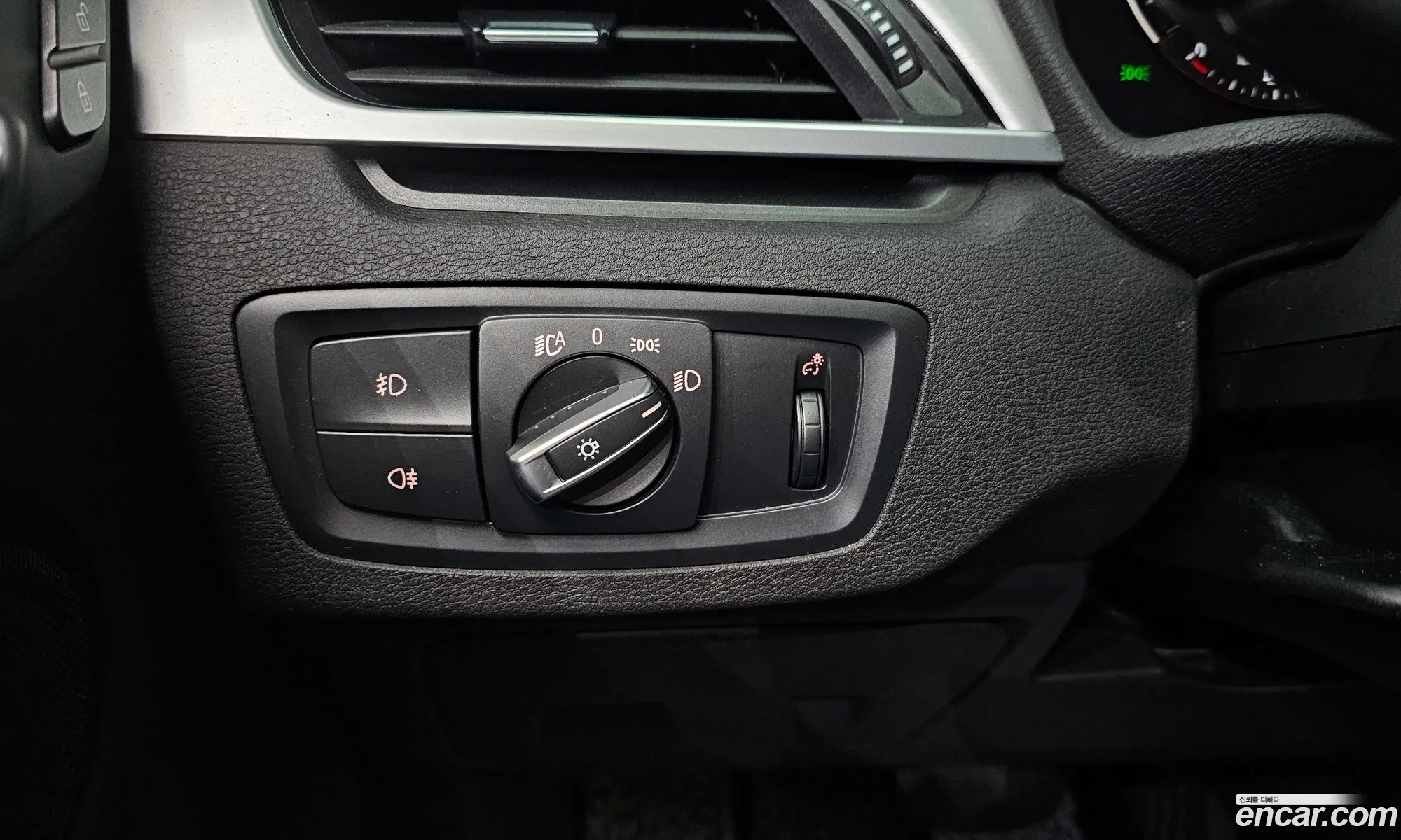 X1 F48 xDrive 18D Advanced - фотография 2093735