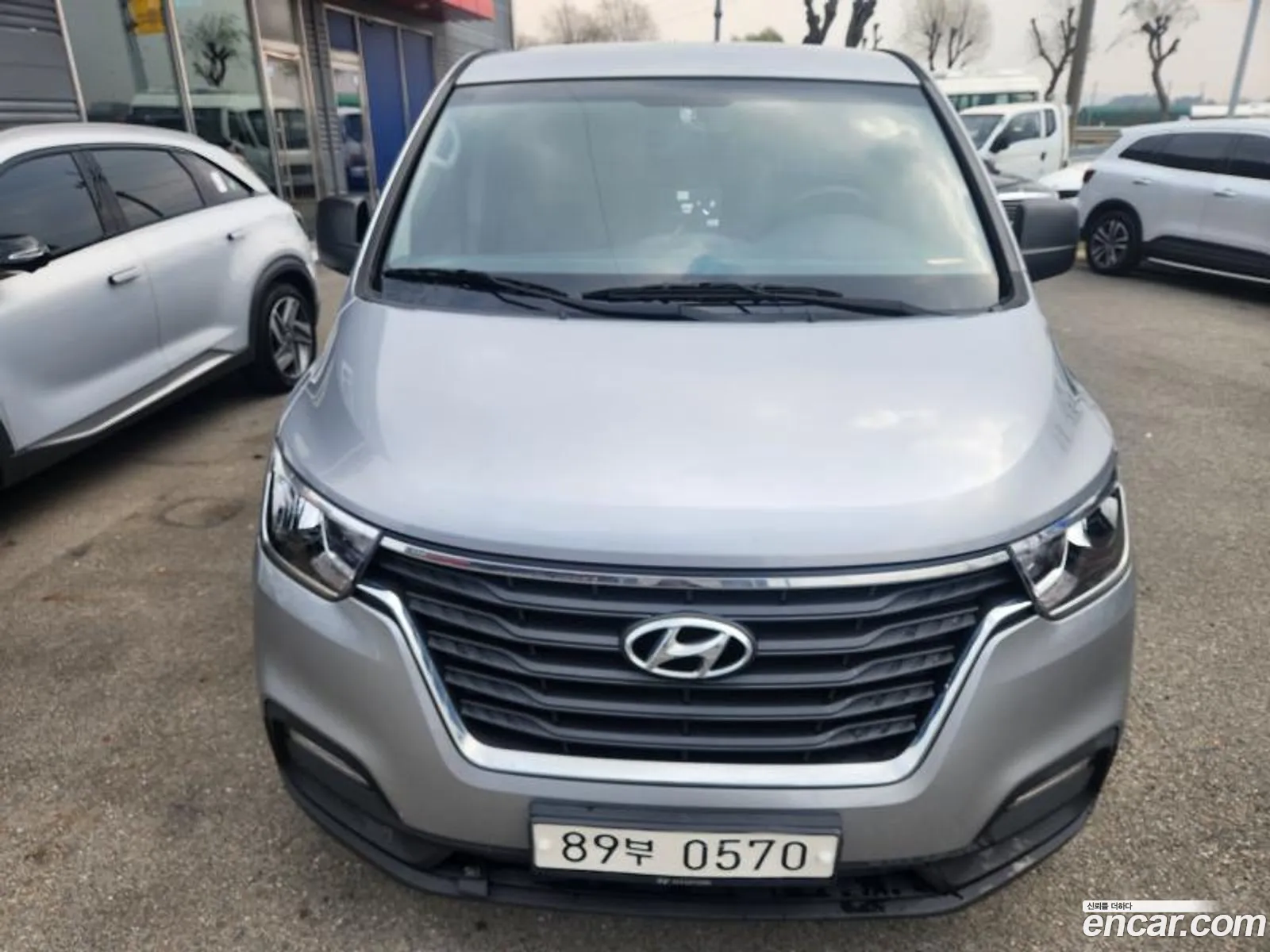 The New Grand Starex Van 5 -Seater Style - фотография 11579024