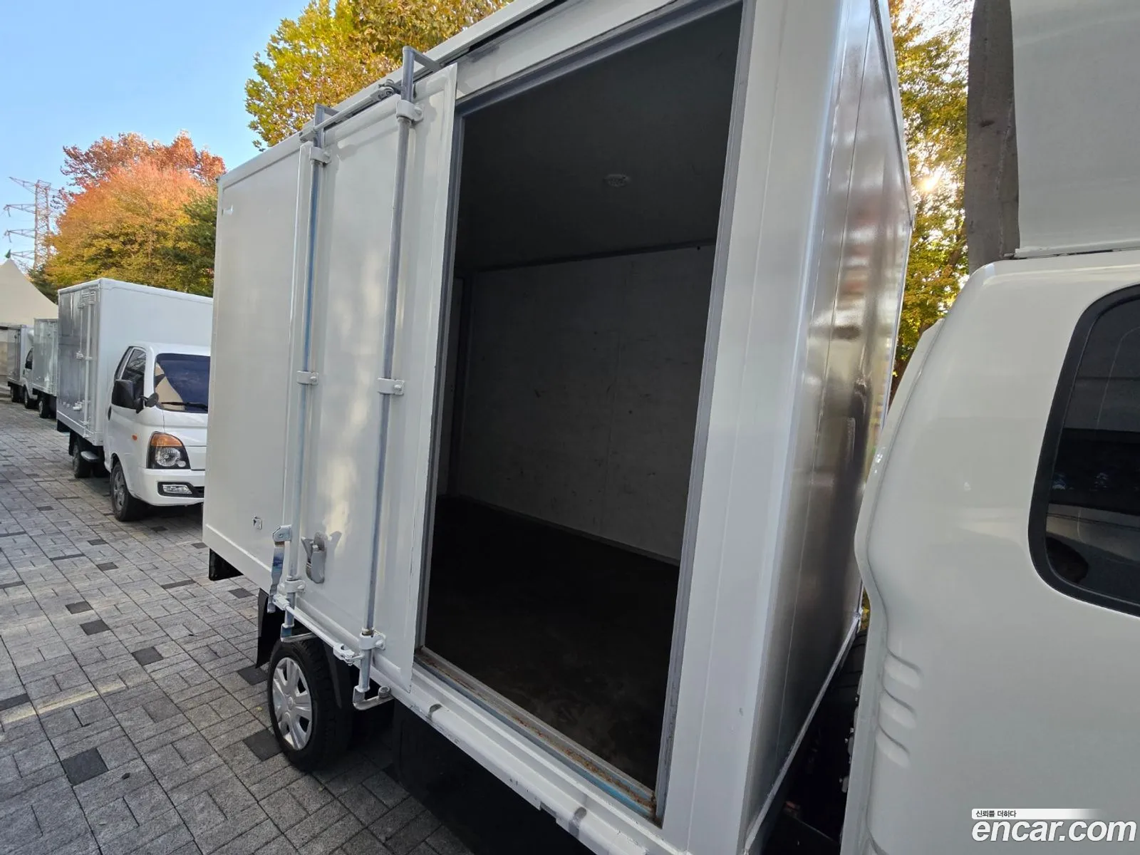 The New Bongo Iii Exs High Early Tower 1 Ton King Cap Ev - фотография 13870852