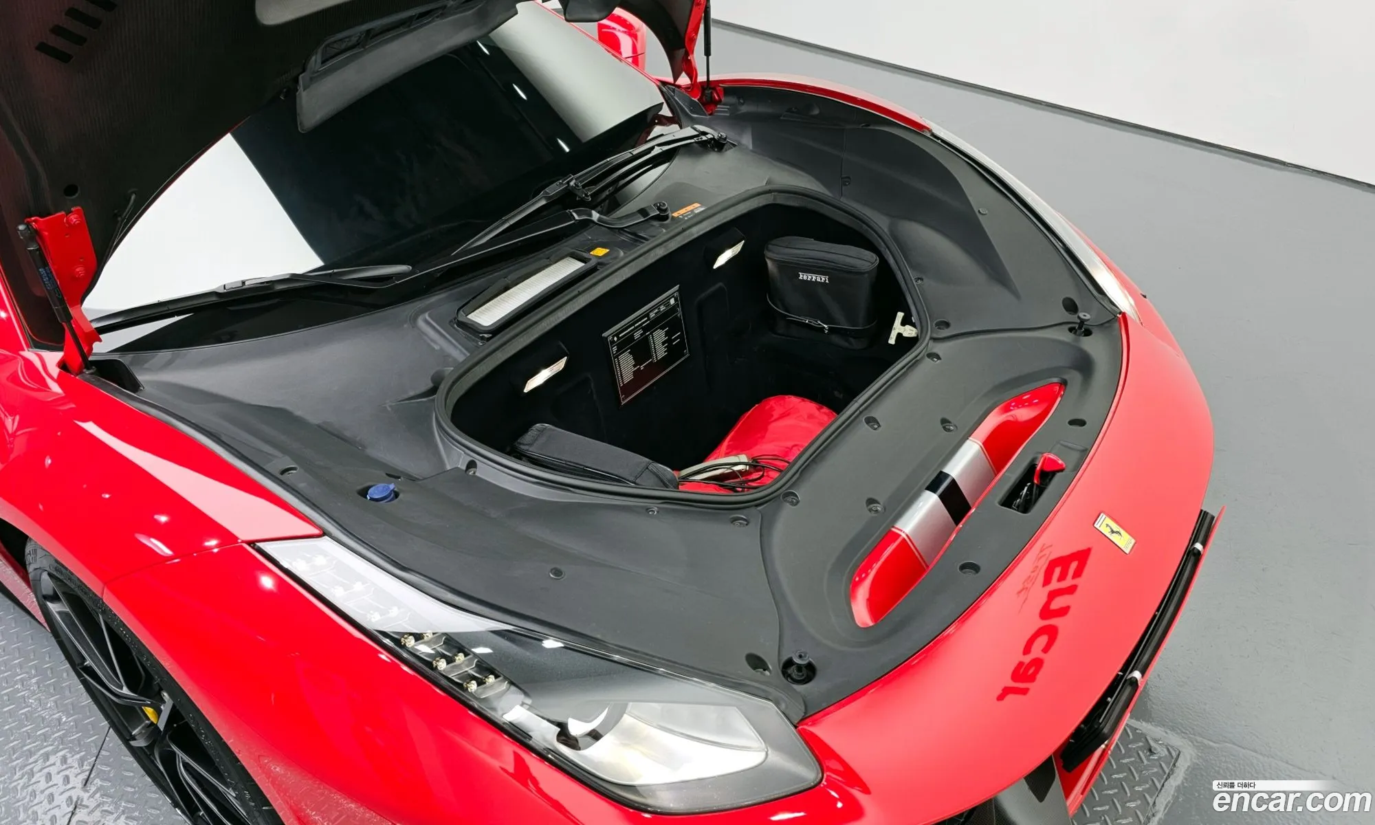 488 Pista 39 Coupe - фотография 872202