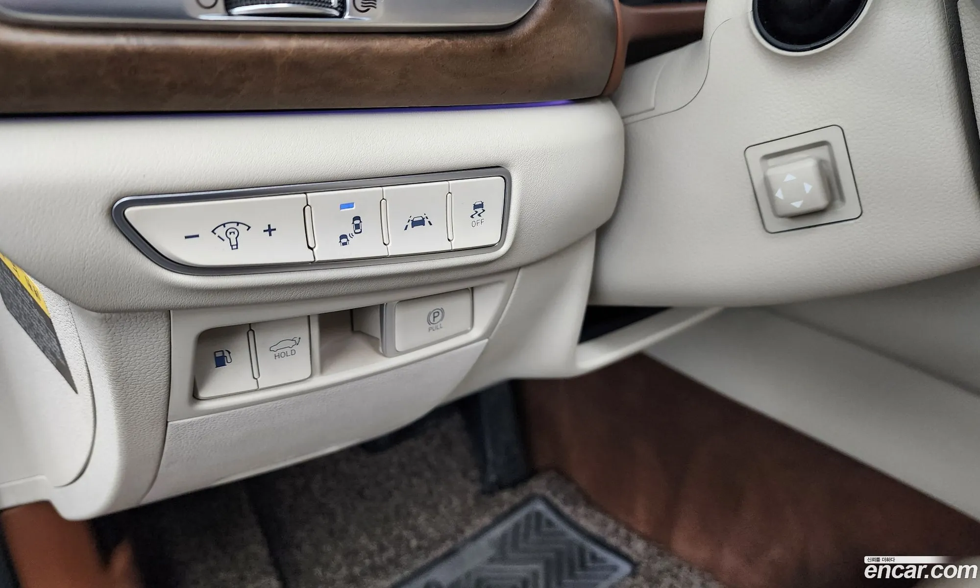 G90 33 T Awd Premium Luxury - фотография 12490335