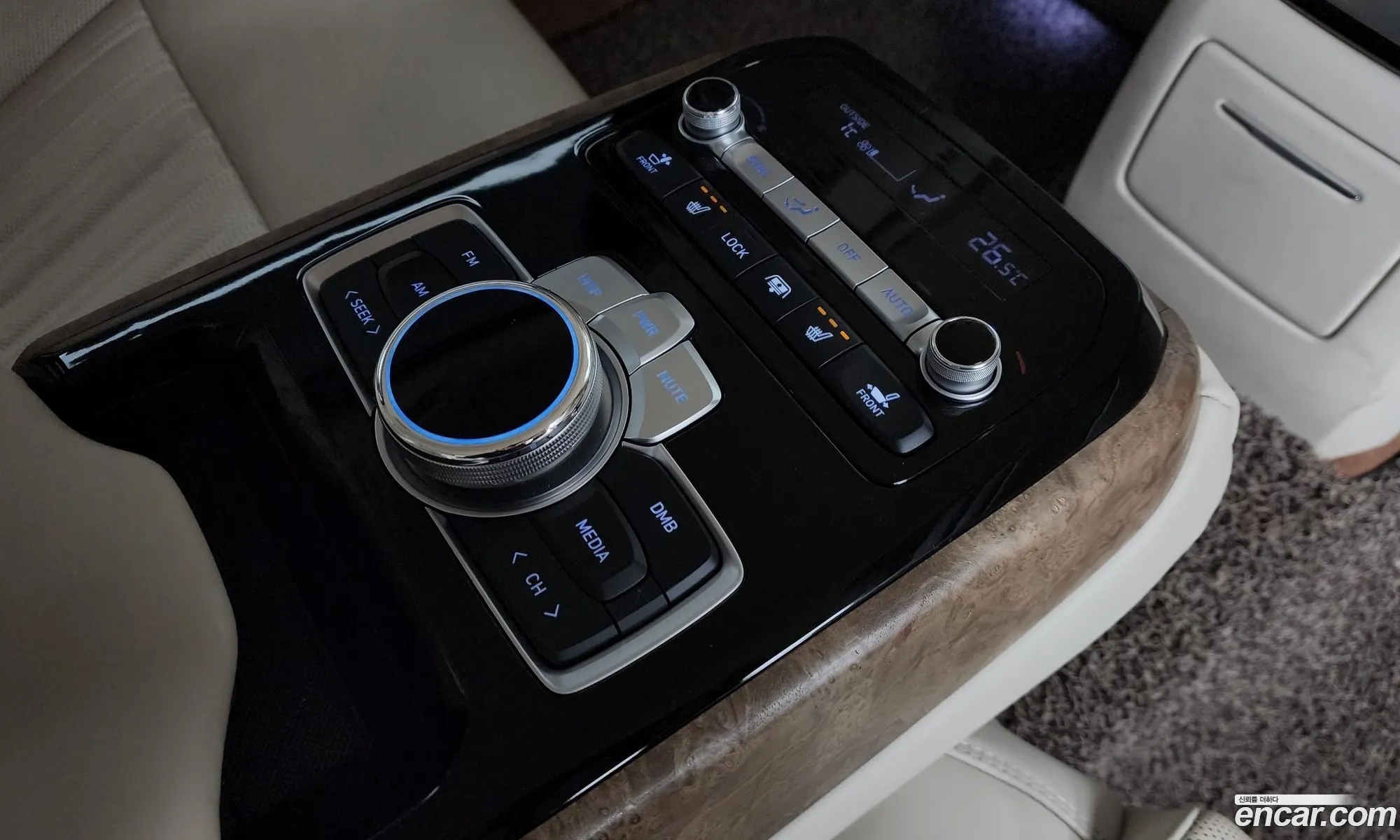 G90 33 T Awd Premium Luxury - фотография 12490333