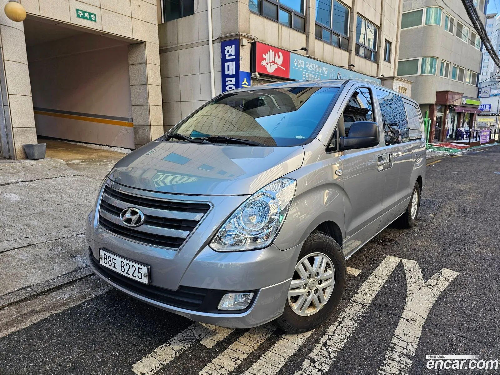 Grand Starex 5 -Seater Van Smart - фотография 16386793